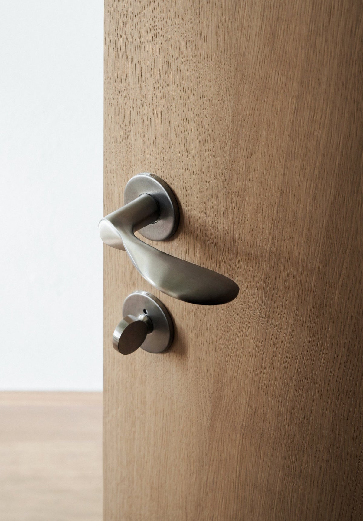 Arne Jacobsen dørhåndtag: ikonisk dansk design