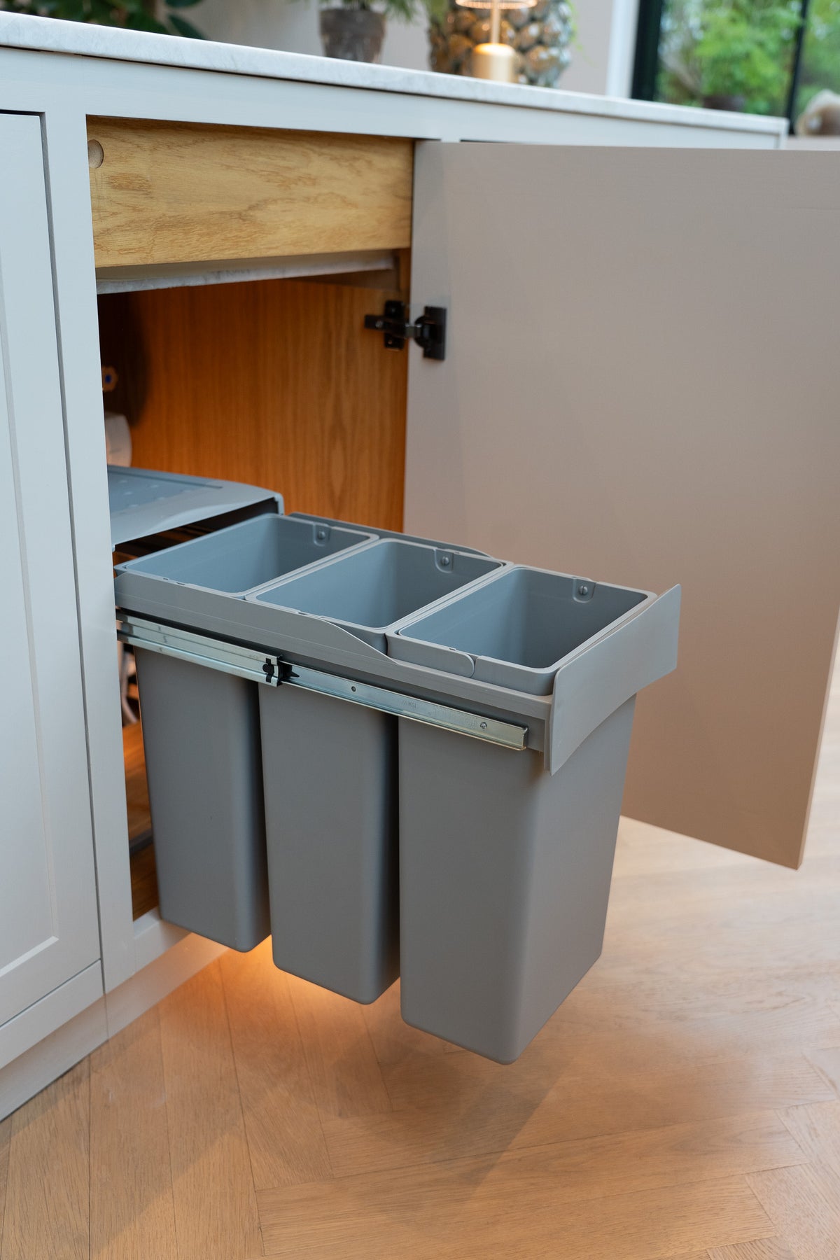 Copenhagen 3-30 – Abfallsystem mit Vollauszug, 3 × 10 Liter, hellgrau