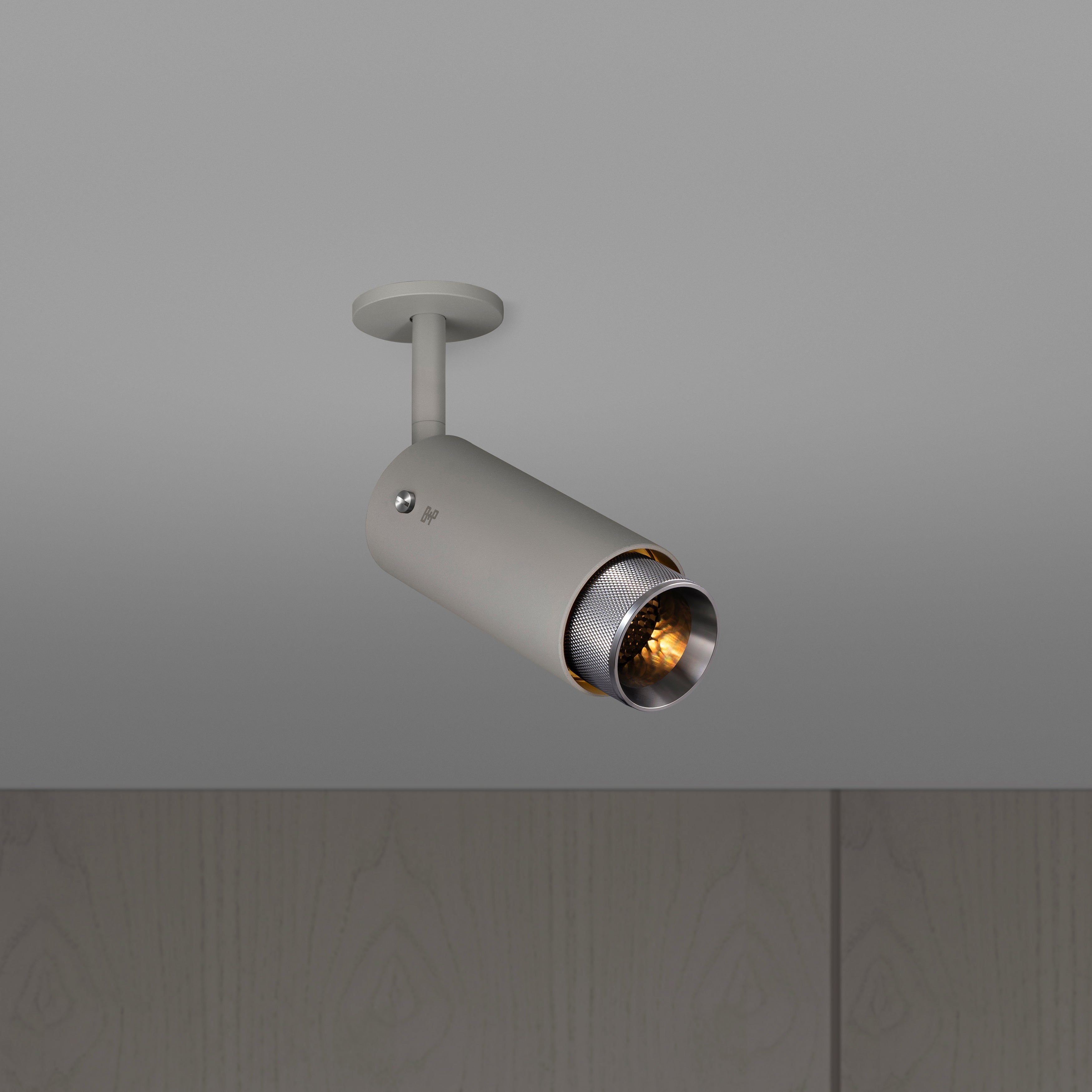 Exhaust Spot Cross i stone med detaljer i stål • Buster + Punch