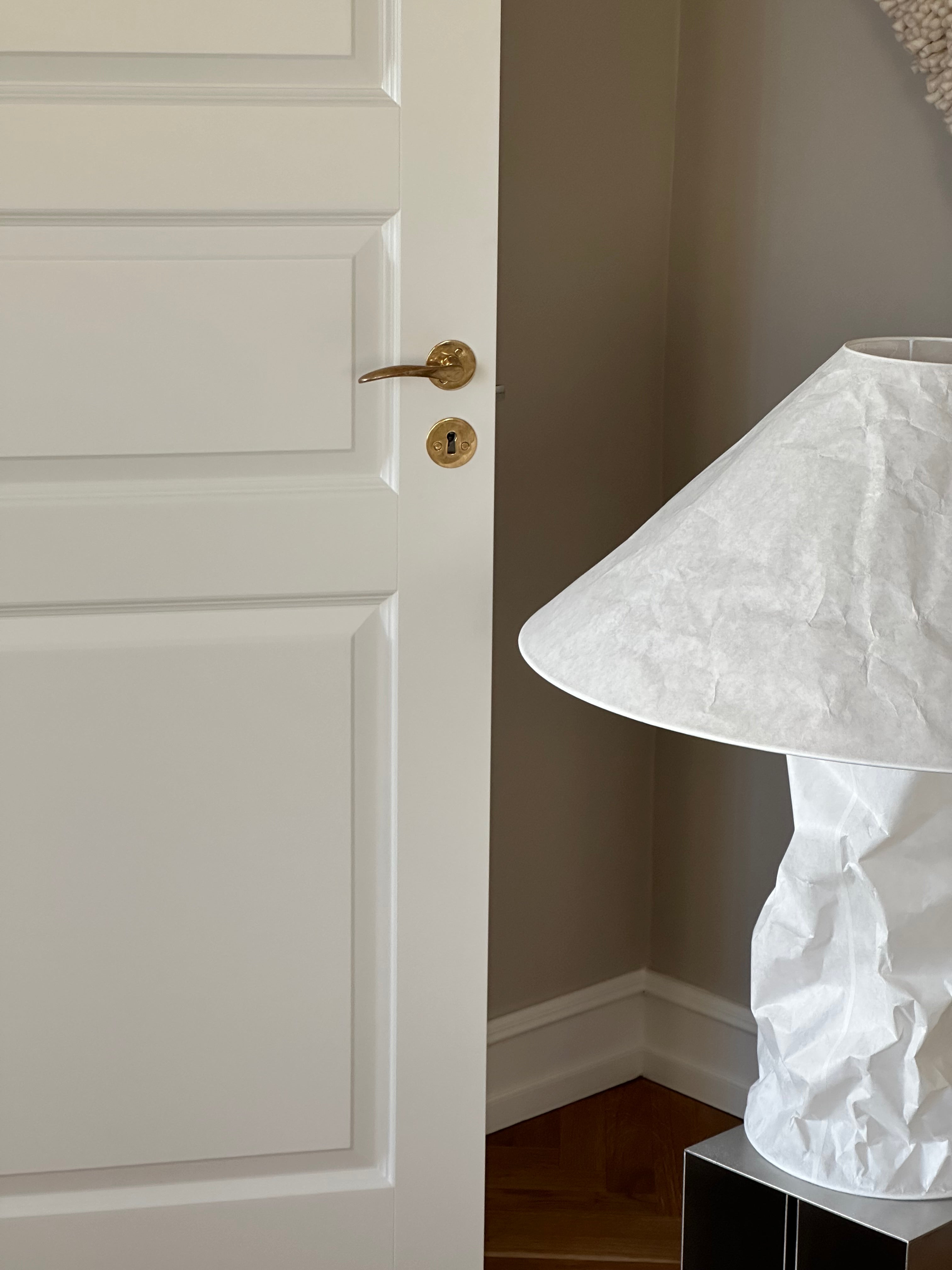 Arne Jacobsen Türgriff - AJ97 Türgriff aus poliertem Messing 97 mm. kleines Modell c/c 30 mm.