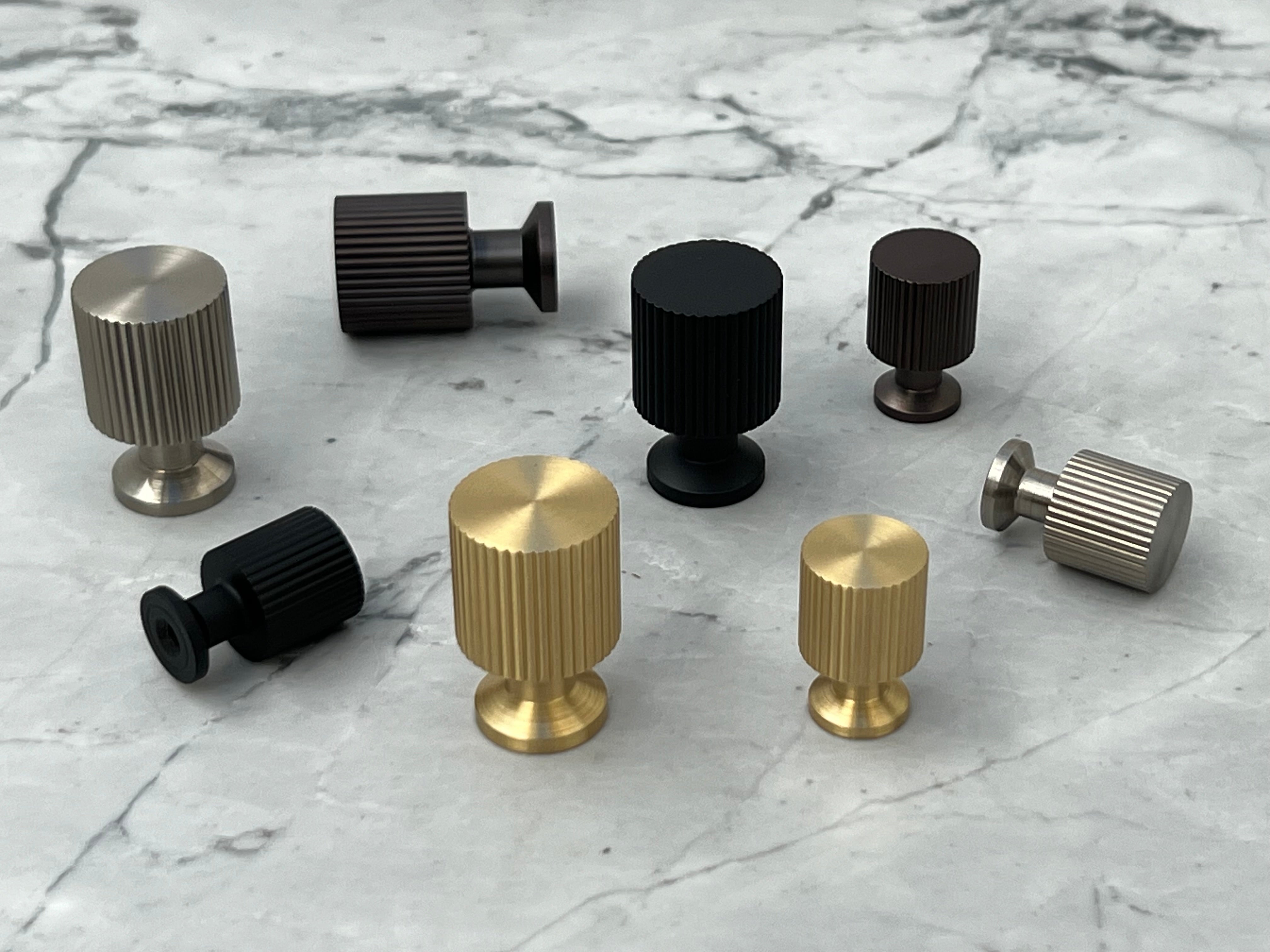 Marienlund • Møbelknop, børstet messing med lak