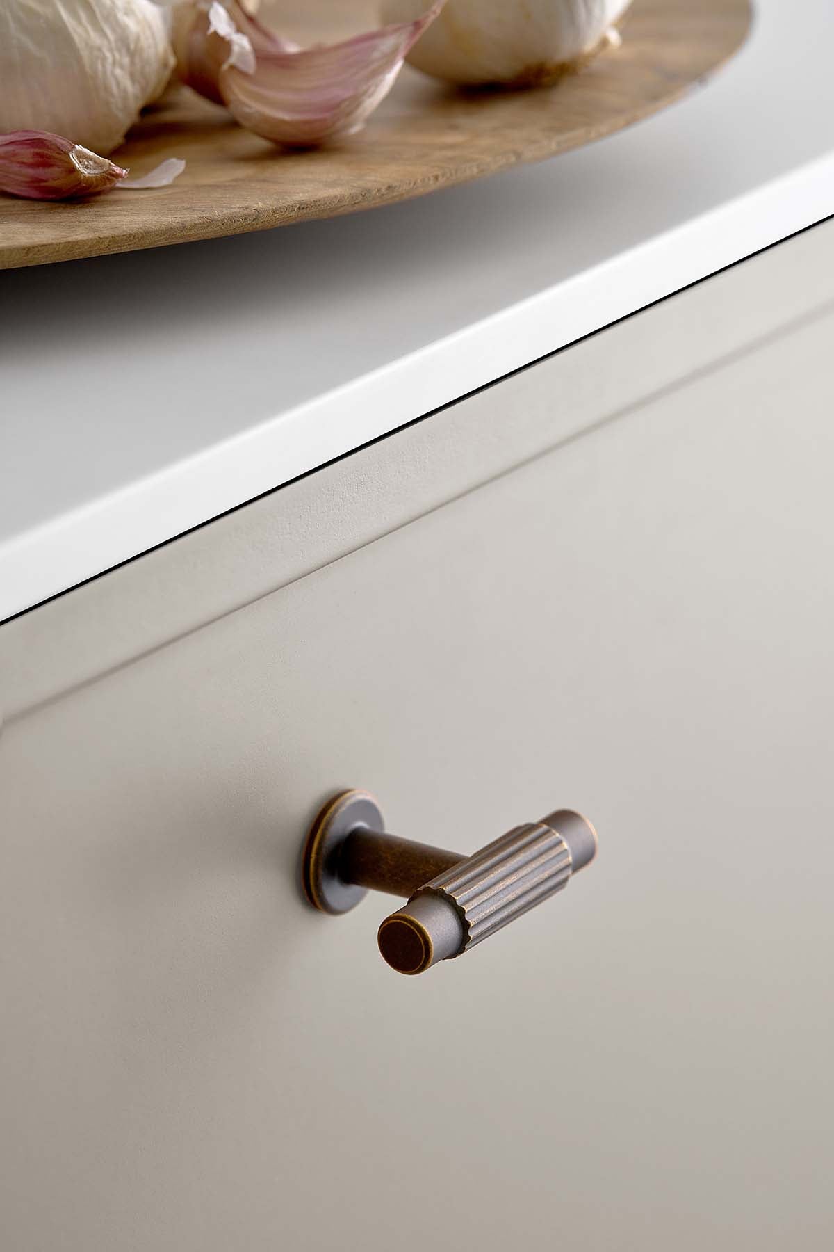 VILLA T knop, zink, antik • Furnipart