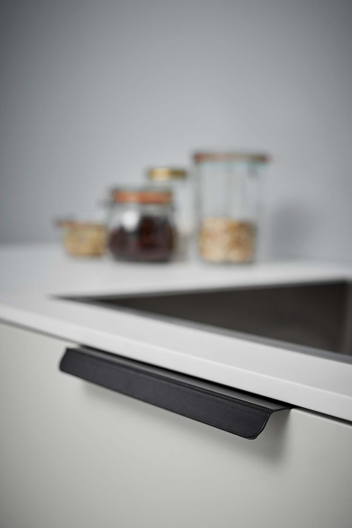 ACCENT greb, aluminium, sort • Furnipart
