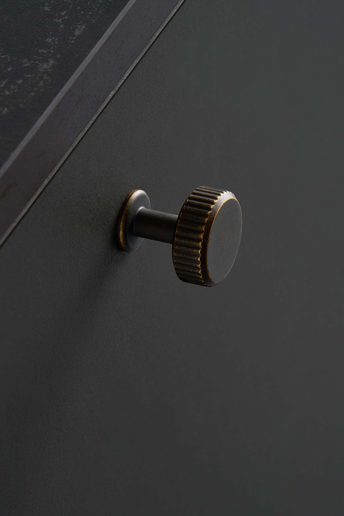 VILLA ROUND knop, zink, antik • Furnipart