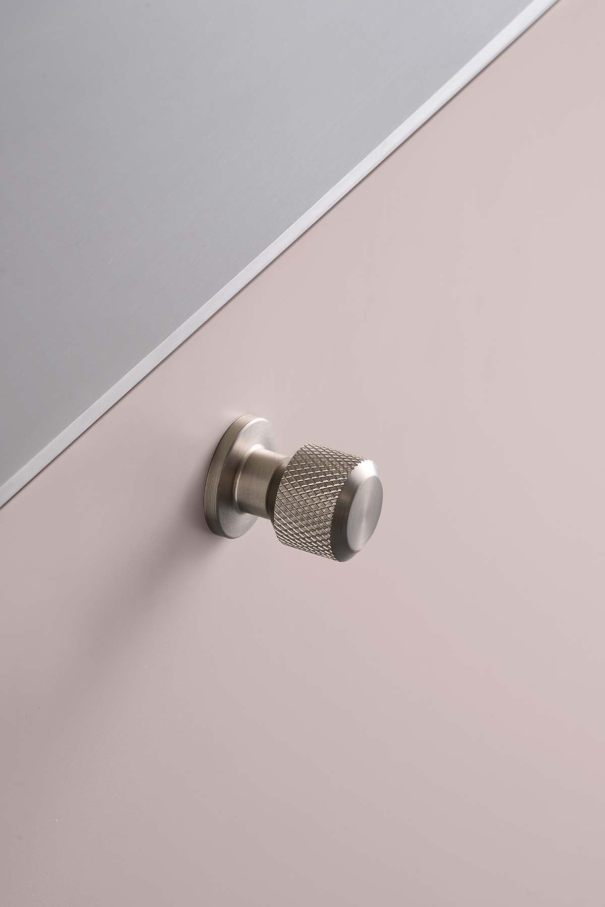 MANOR Round knop, zink, stål • Furnipart