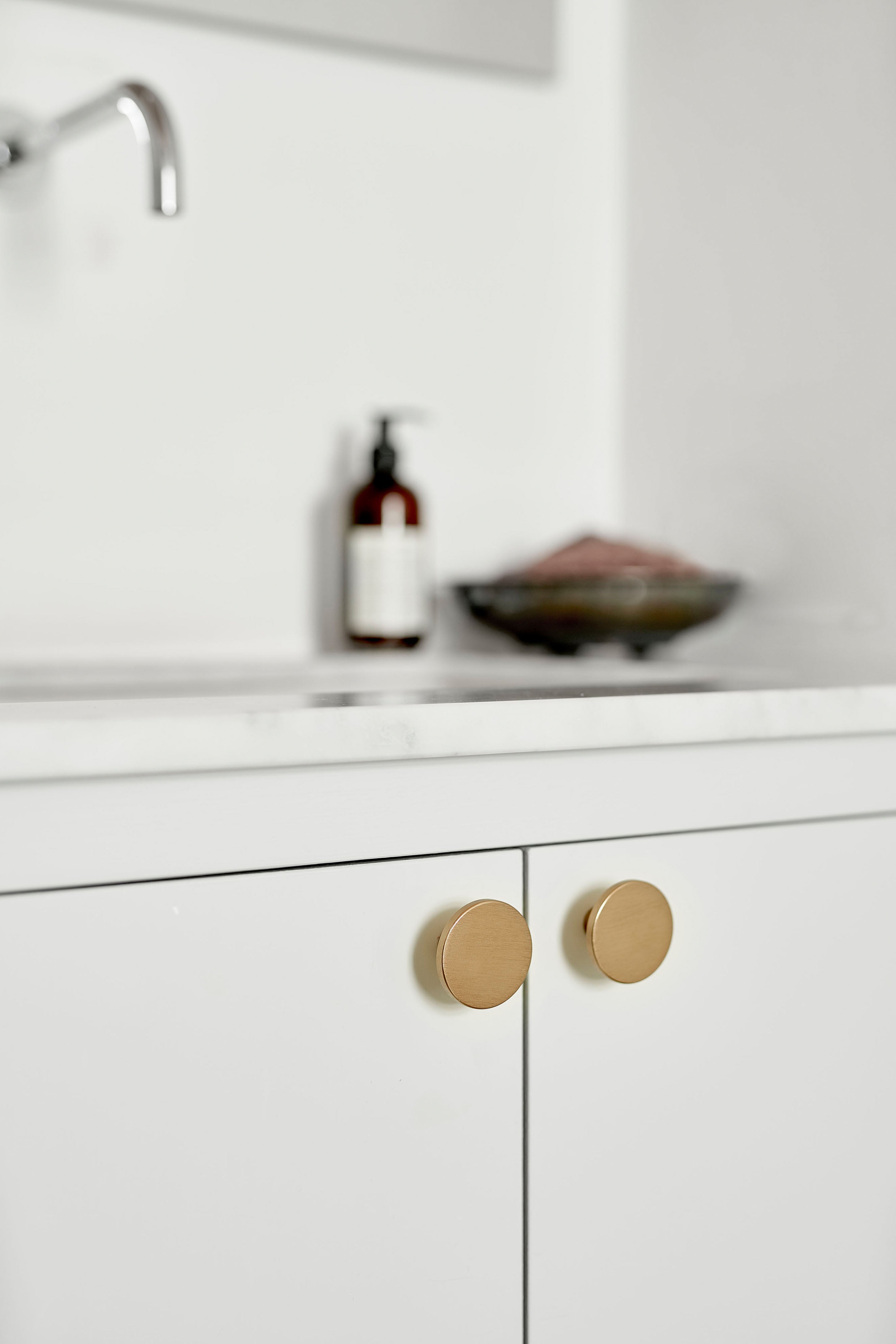 PLATO knop, aluminium, messing • Furnipart