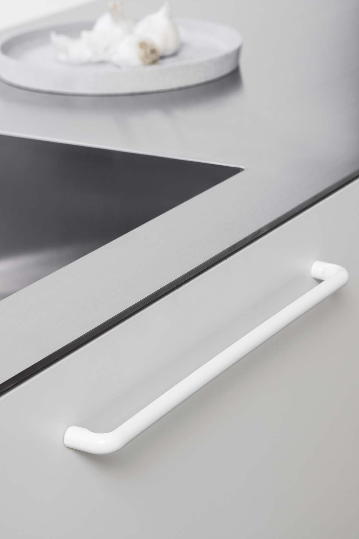 CARVE greb, zink, hvid • Furnipart