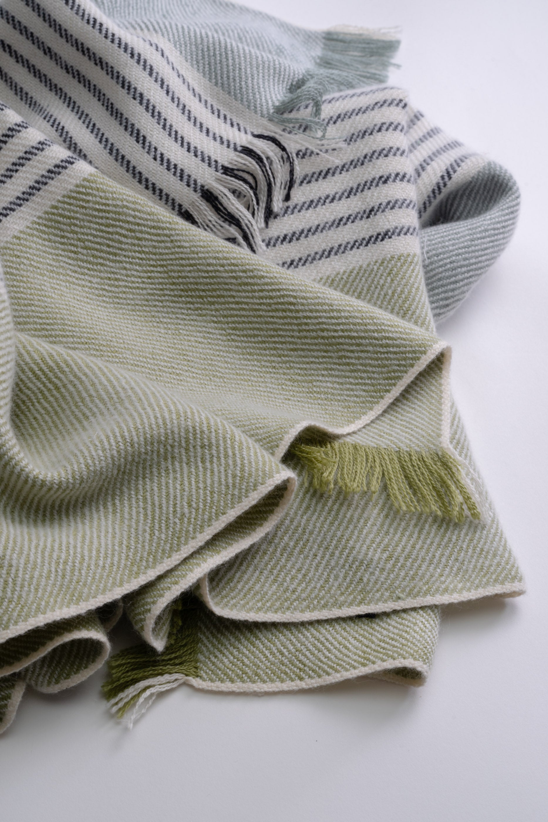 Tørklæde, grøn/sort/hvid • NORDICMODERN