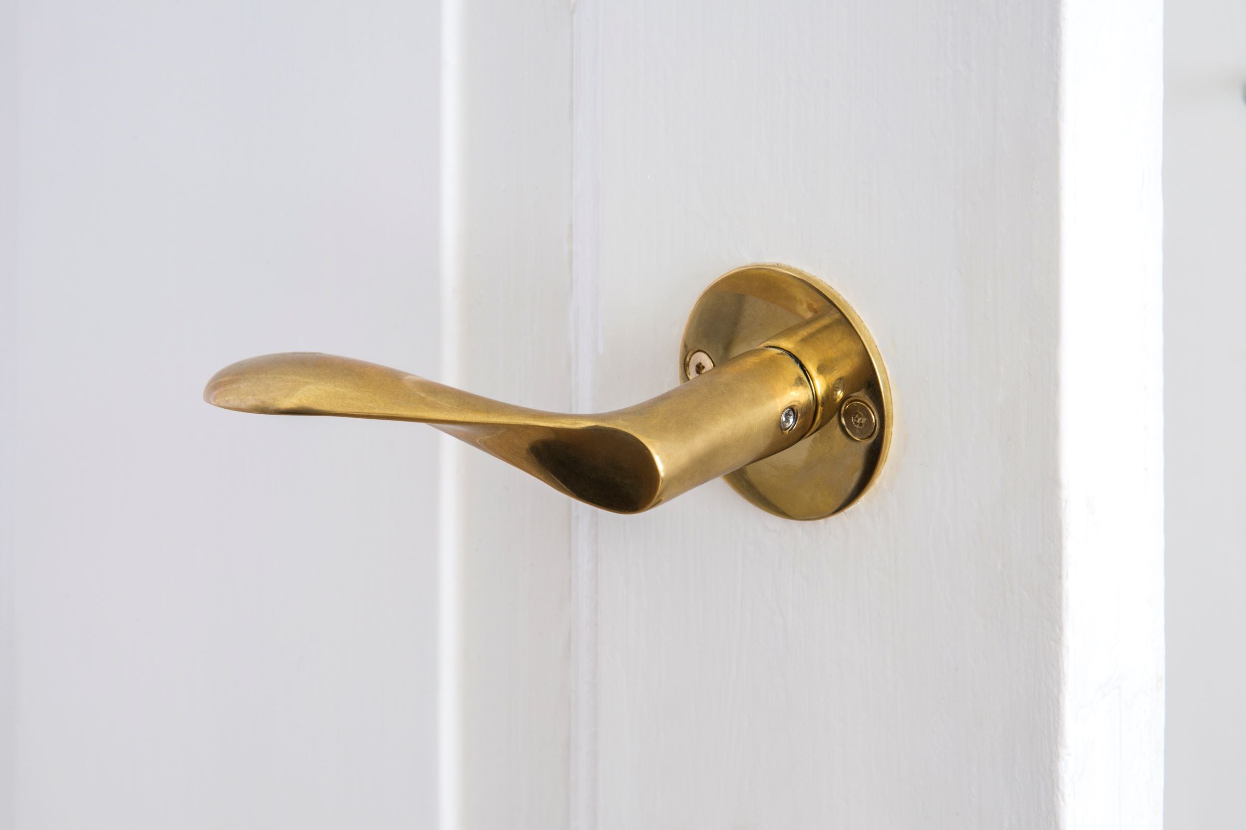 Arne Jacobsen Türgriff - AJ97 Türgriff aus poliertem Messing 97 mm. kleines Modell c/c 30 mm.