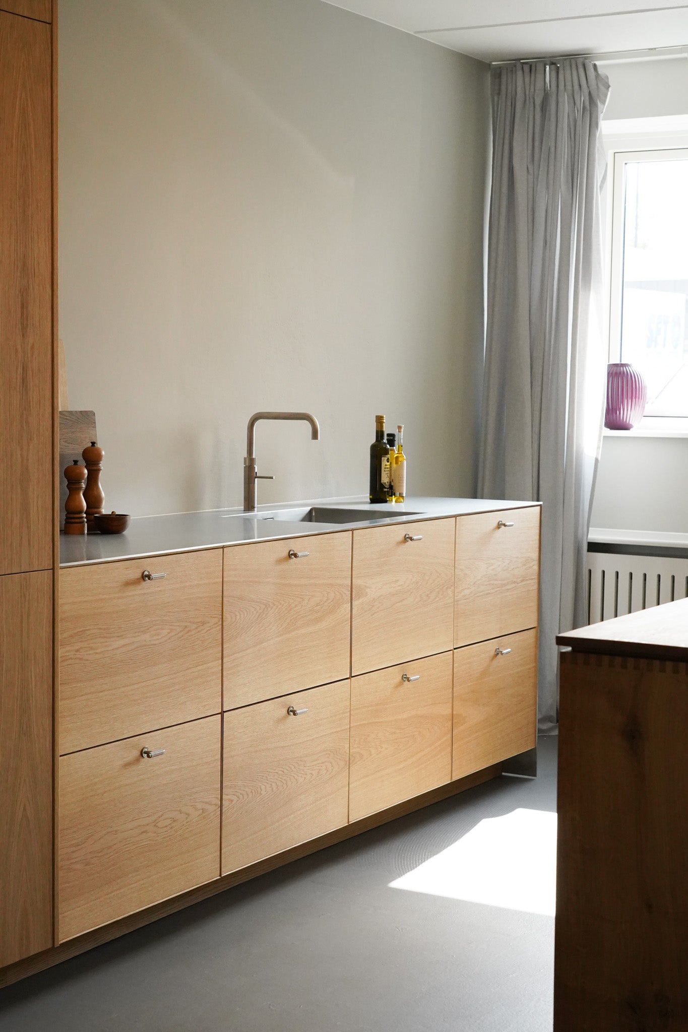 Nørrebro • Møbelknop T-bar med diamond cut, rustfrit stål look