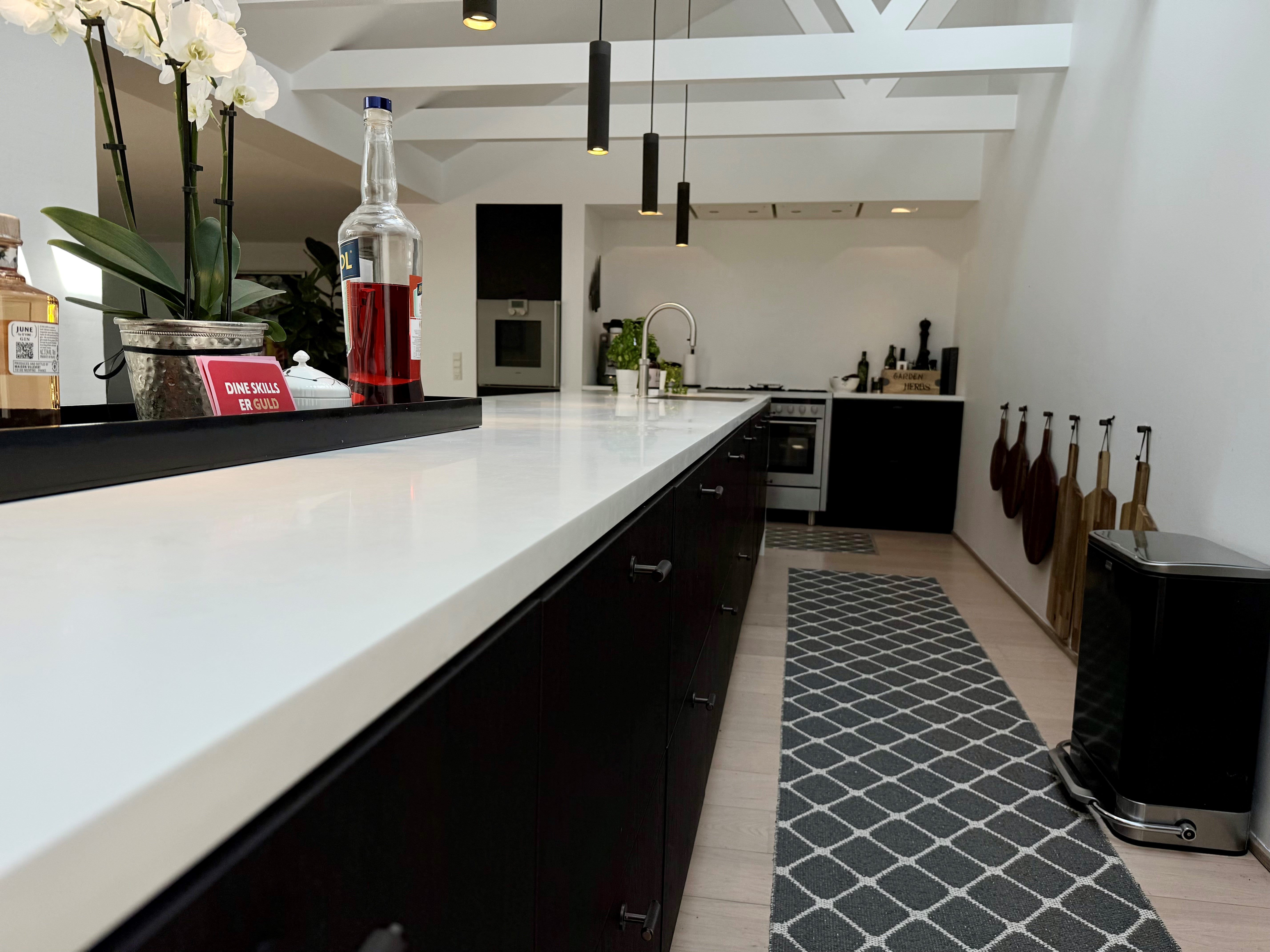 Ryvang • Møbelknop T-bar, bruneret messing