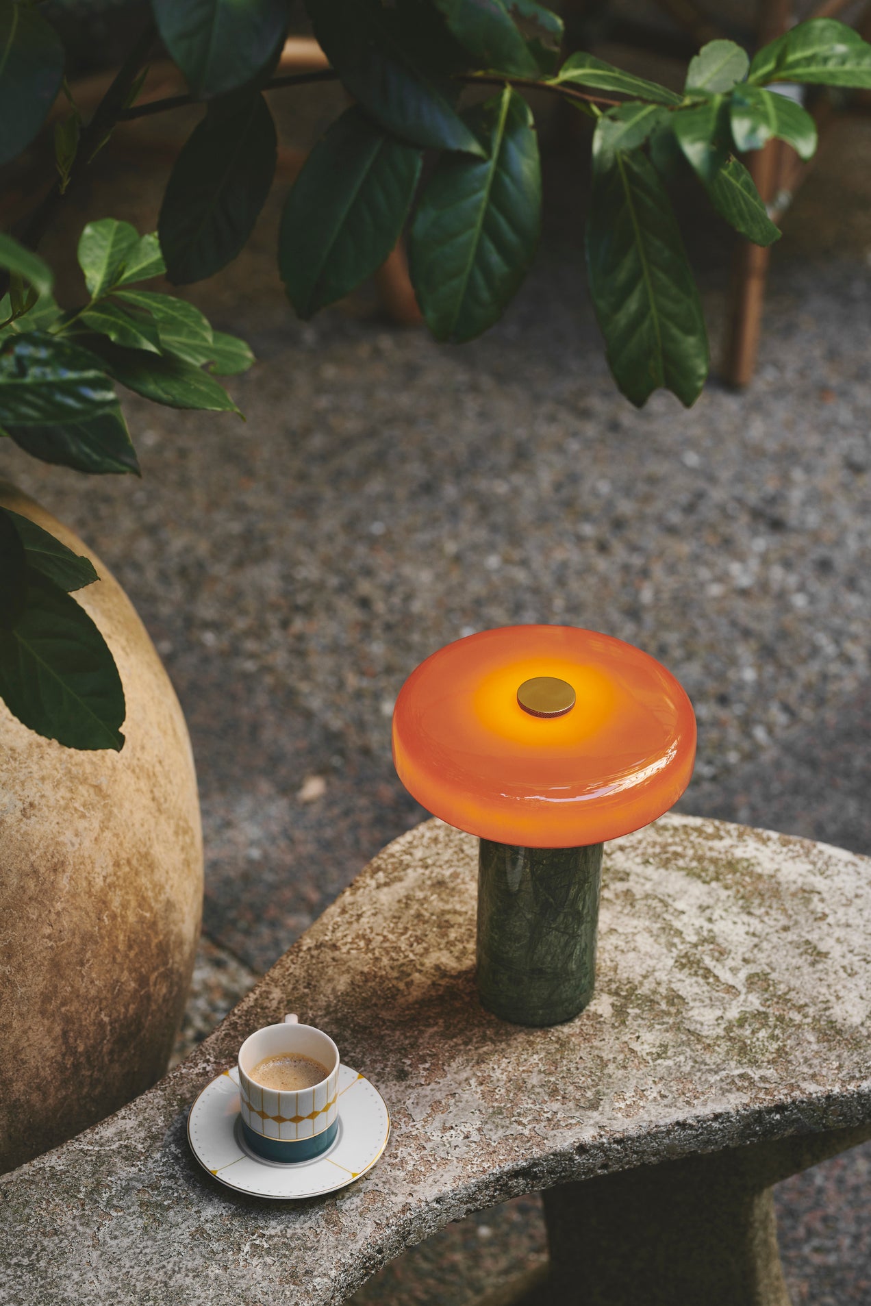 Trip Portable bordlampe, moss/amber glossy • Design by Us