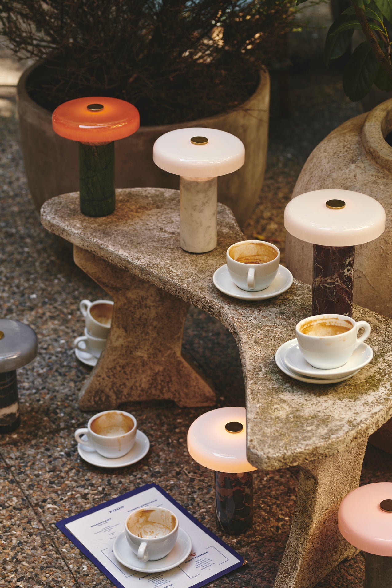 Trip Portable bordlampe, moss/amber glossy • Design by Us