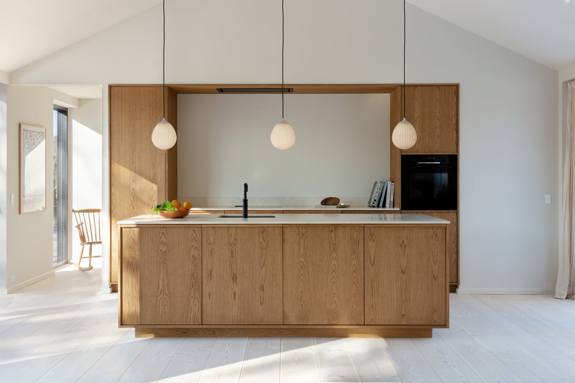 Around the World pendel med roset, hvid, børstet stål look og sort • UMAGE