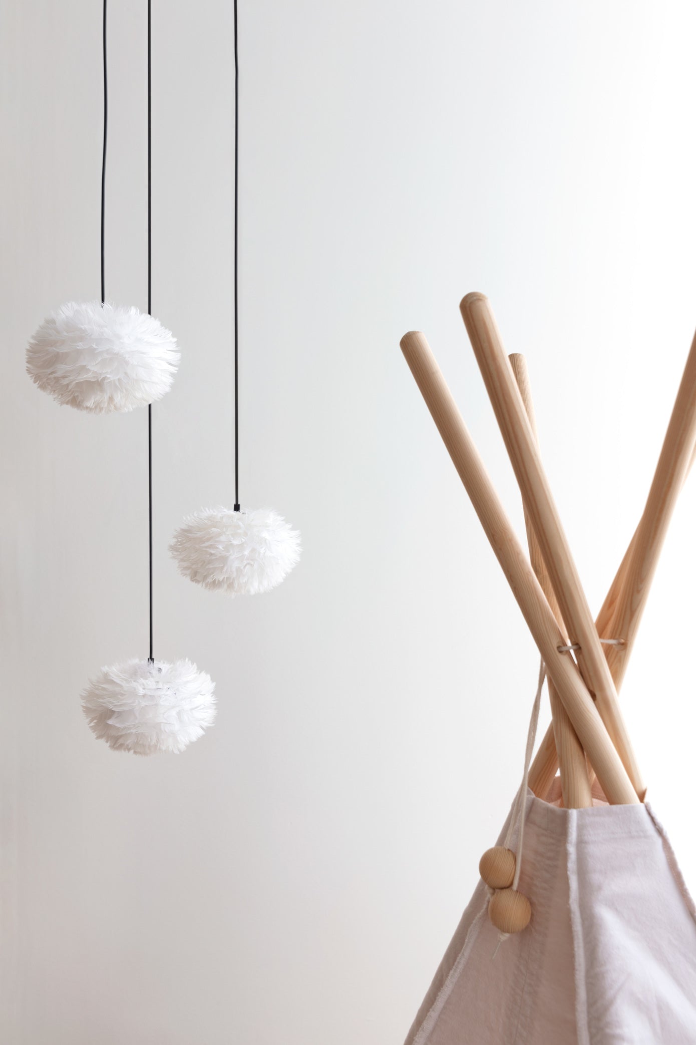 Eos Nano Cluster 3 pendel med roset mini, hvid og sort • UMAGE