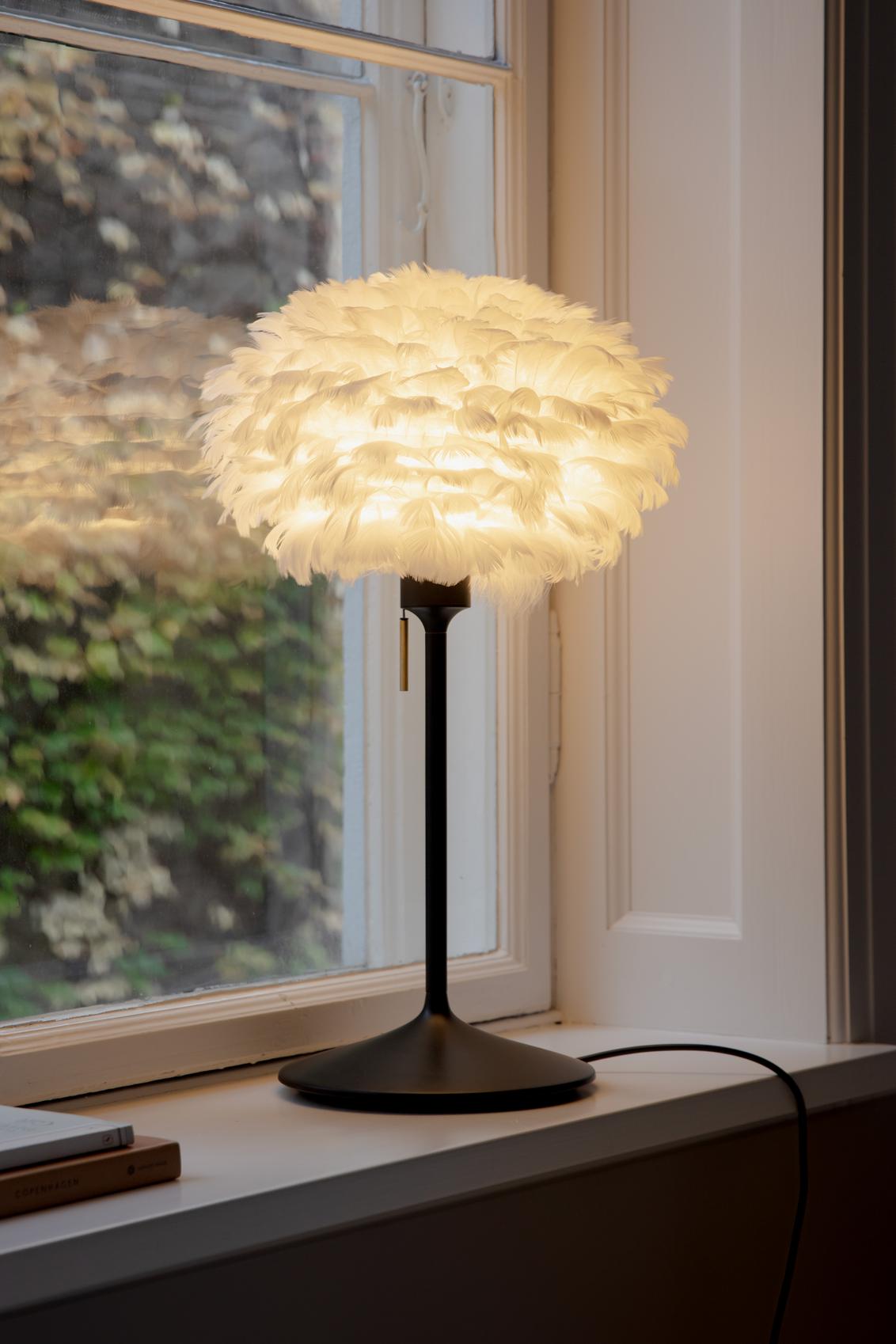 Eos bordlampe, hvid og sort • UMAGE
