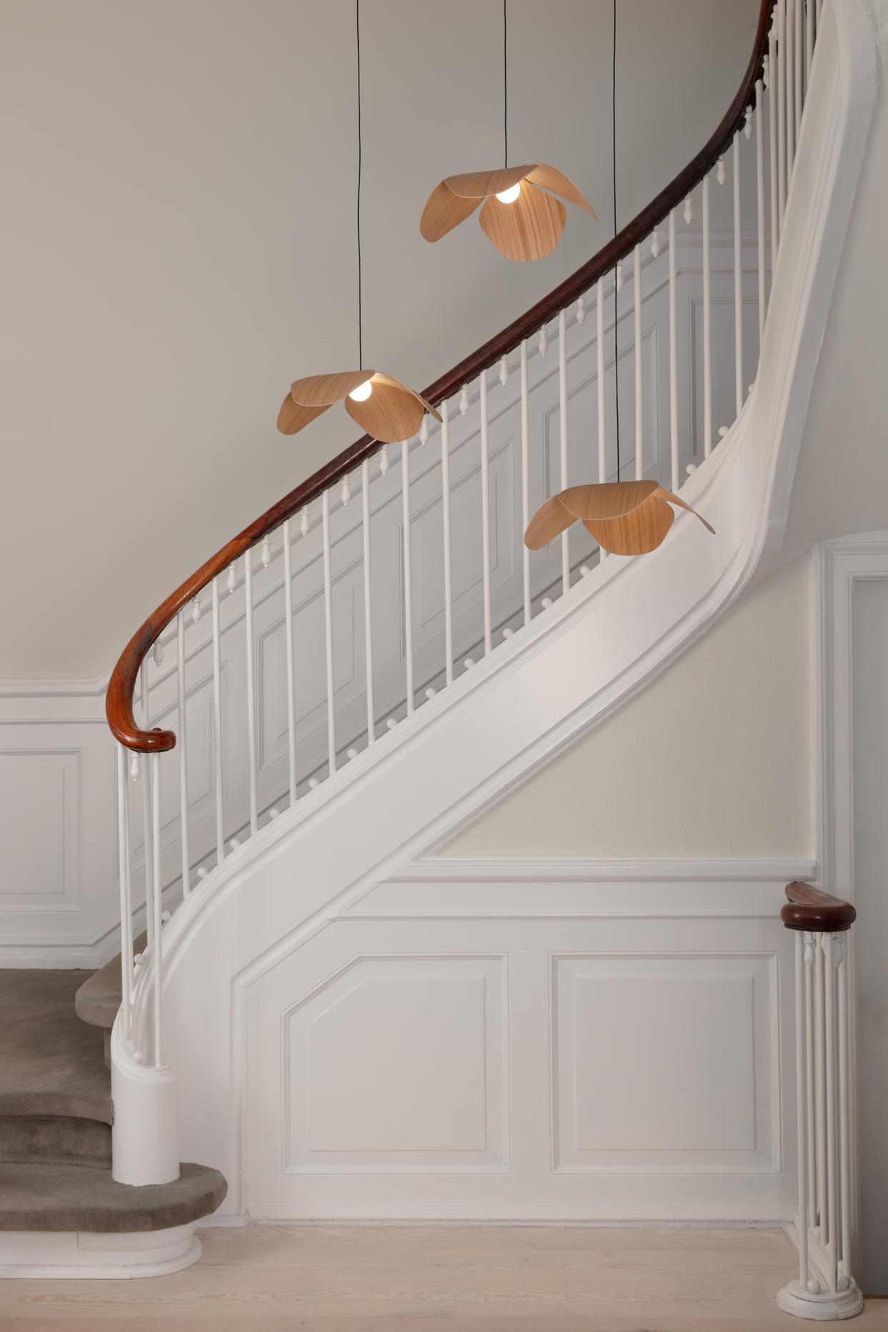 Forget Me Not Cluster 3 pendel med roset, egetræ • UMAGE