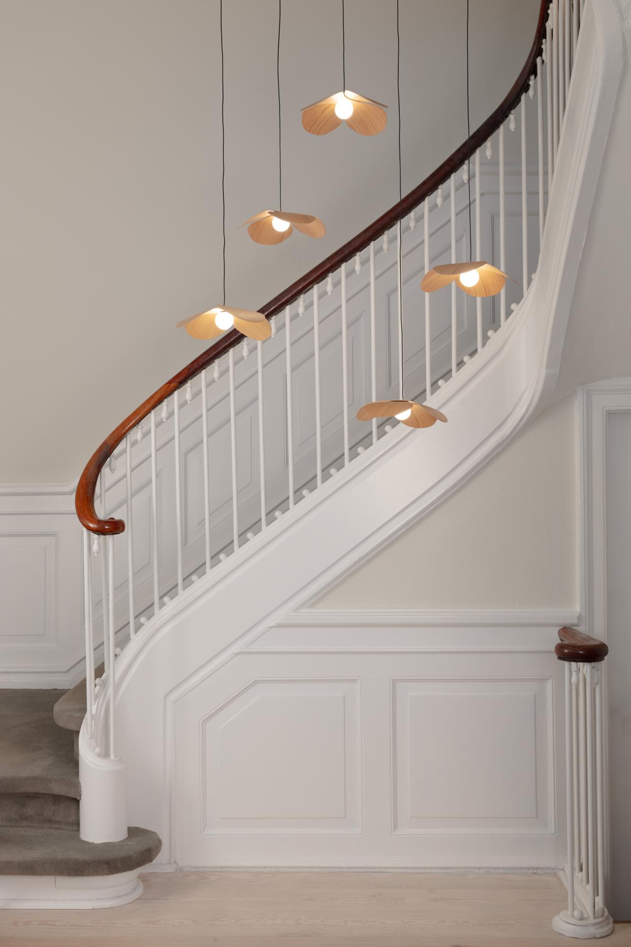 Forget Me Not Cluster 5 pendel med roset, egetræ • UMAGE