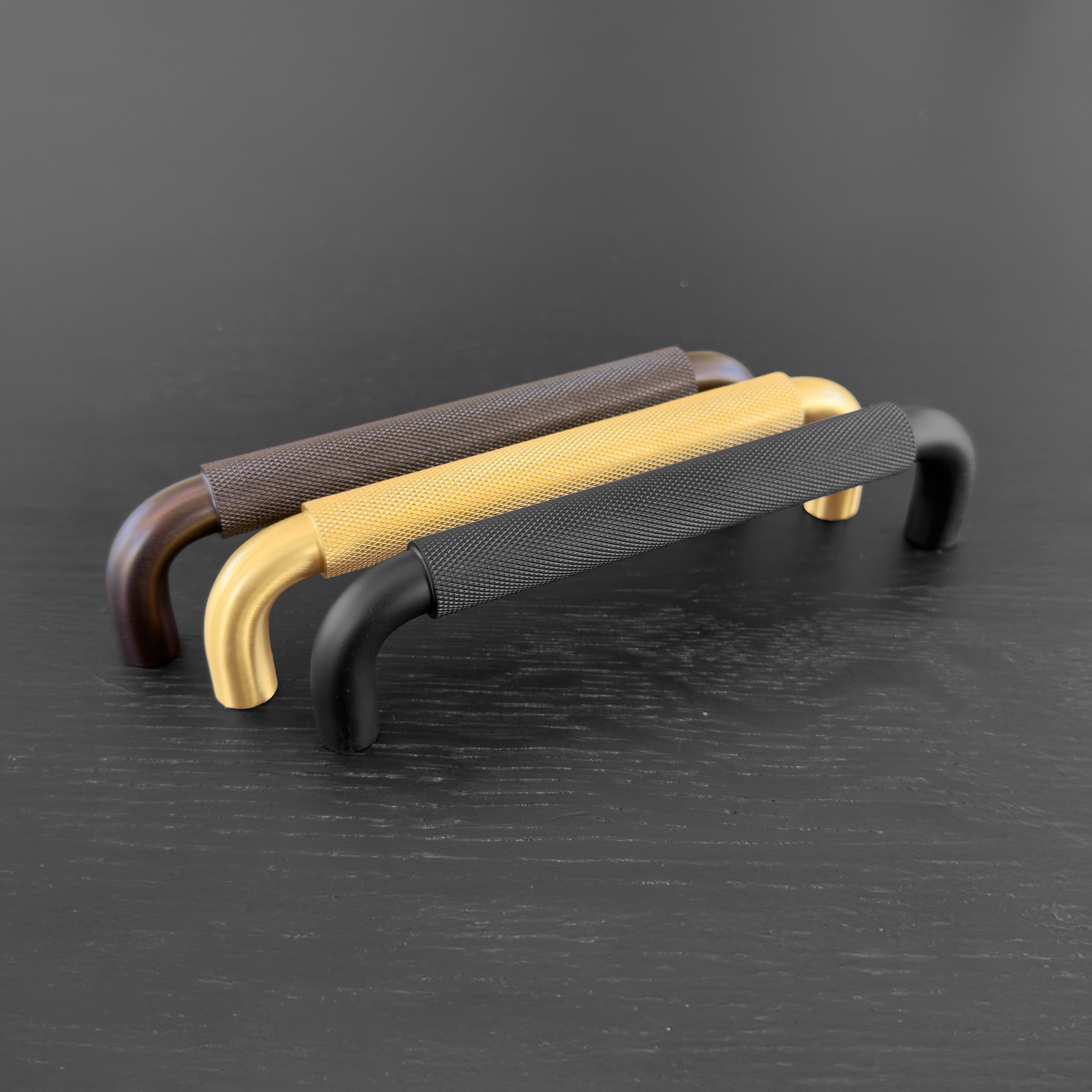 Holmen • Køkkengreb med diamond cut, sort