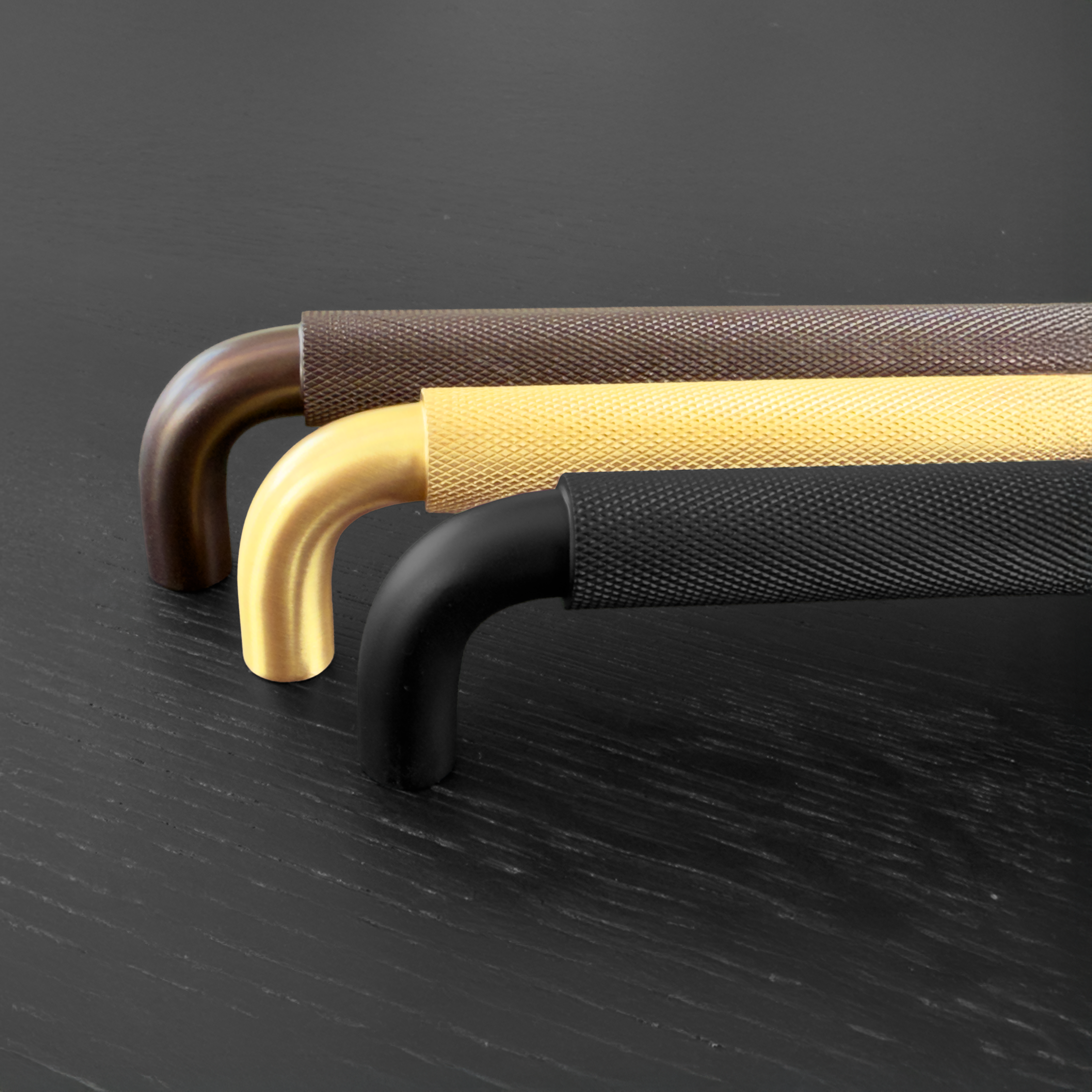 Holmen • Køkkengreb med diamond cut, sort