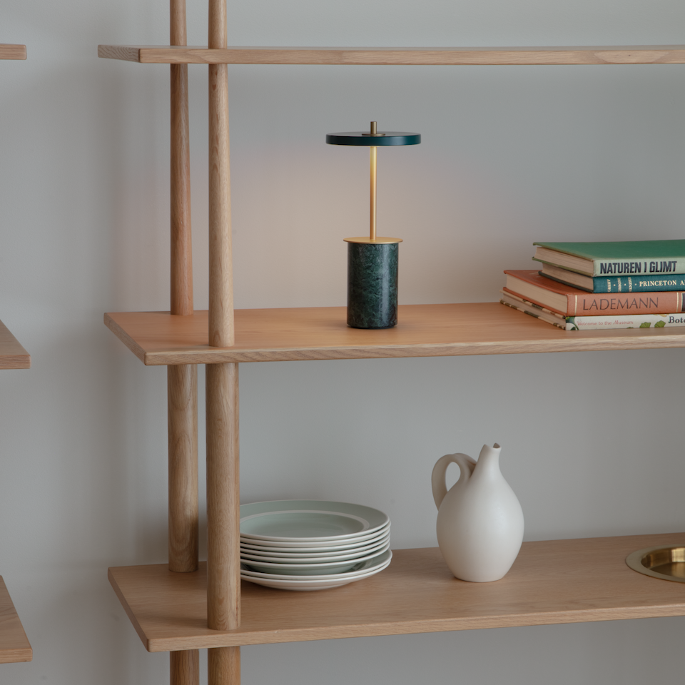 Asteria Move Mini, portable bordlampe, grøn marmor • UMAGE