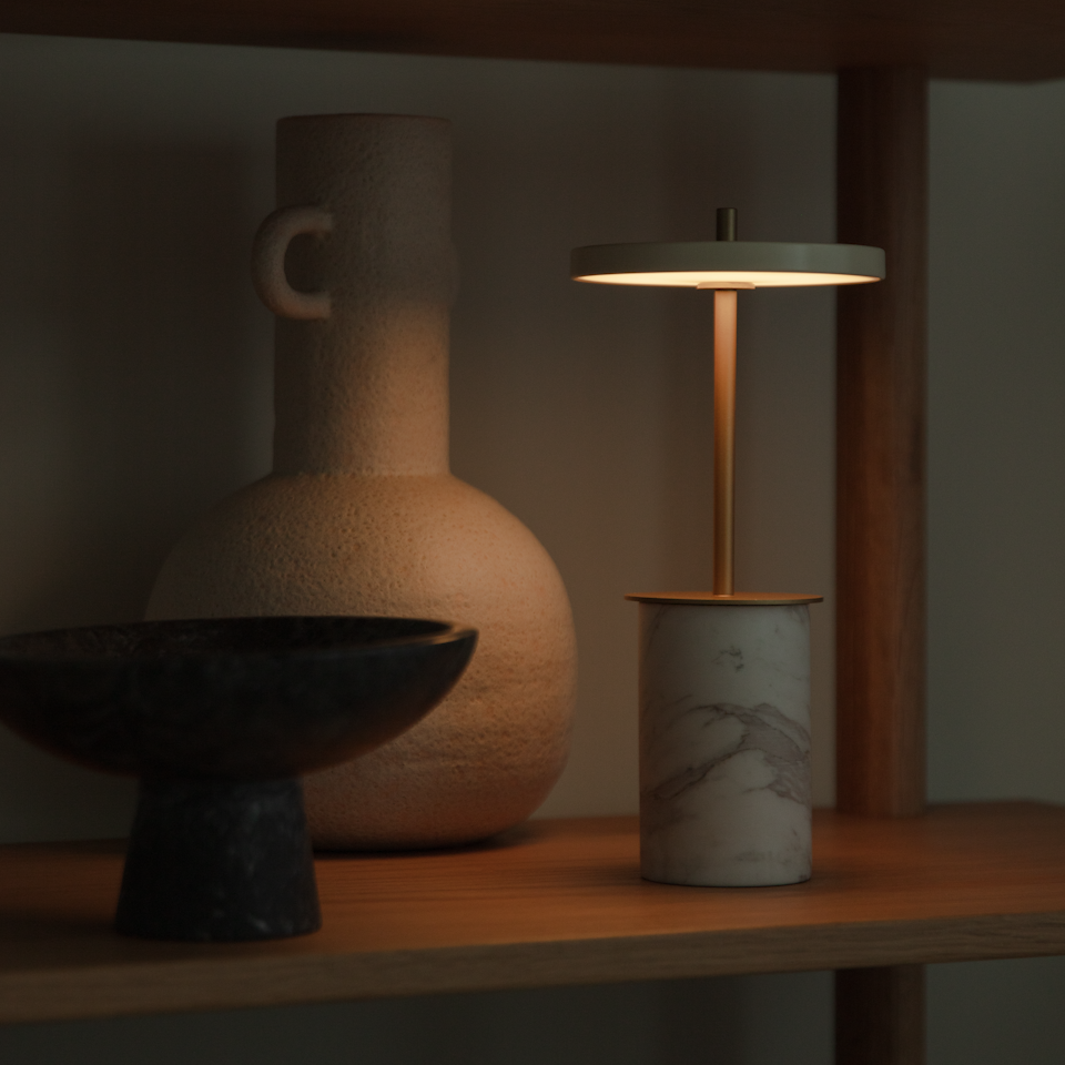 Asteria Move Mini, portable bordlampe, hvid marmor • UMAGE