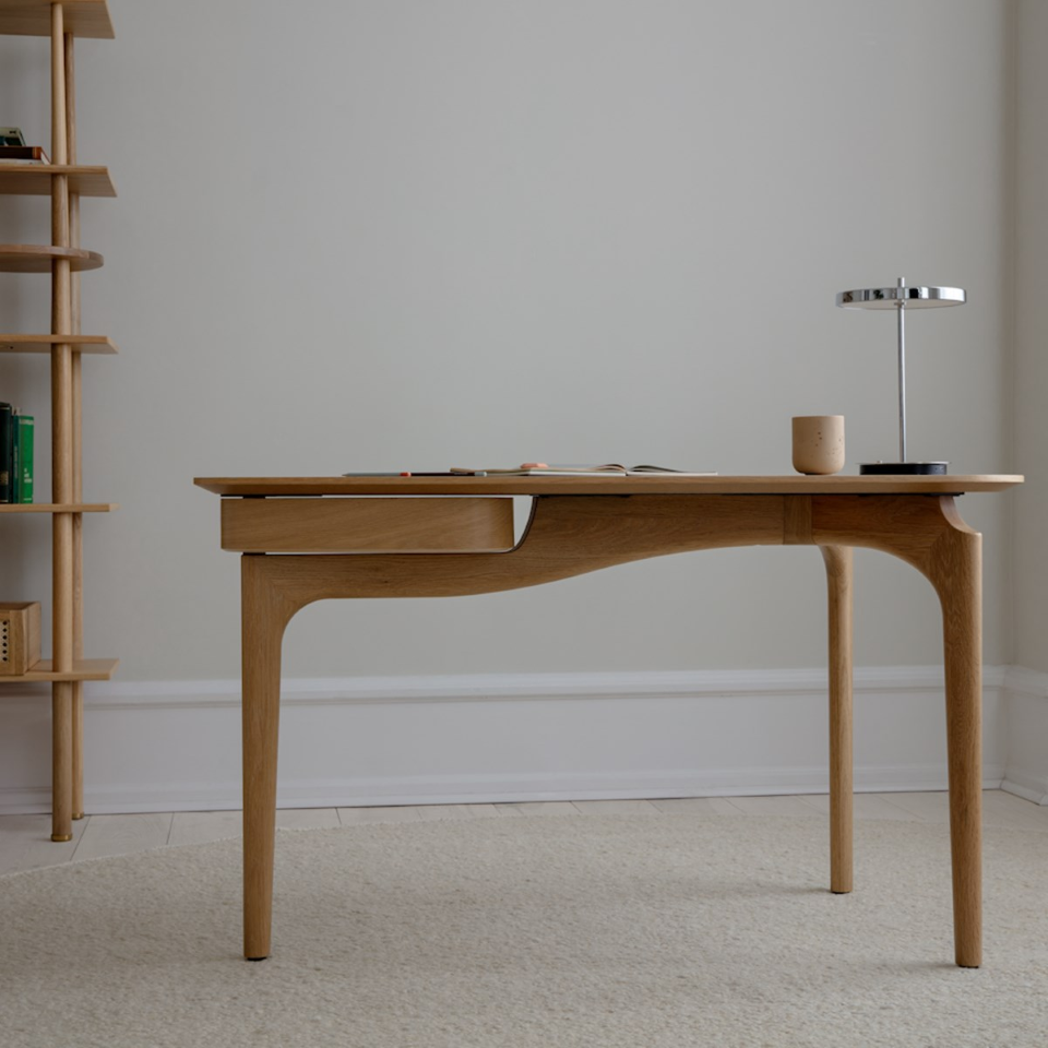 Asteria Move Monochrome, portable bordlampe, poleret stål • UMAGE