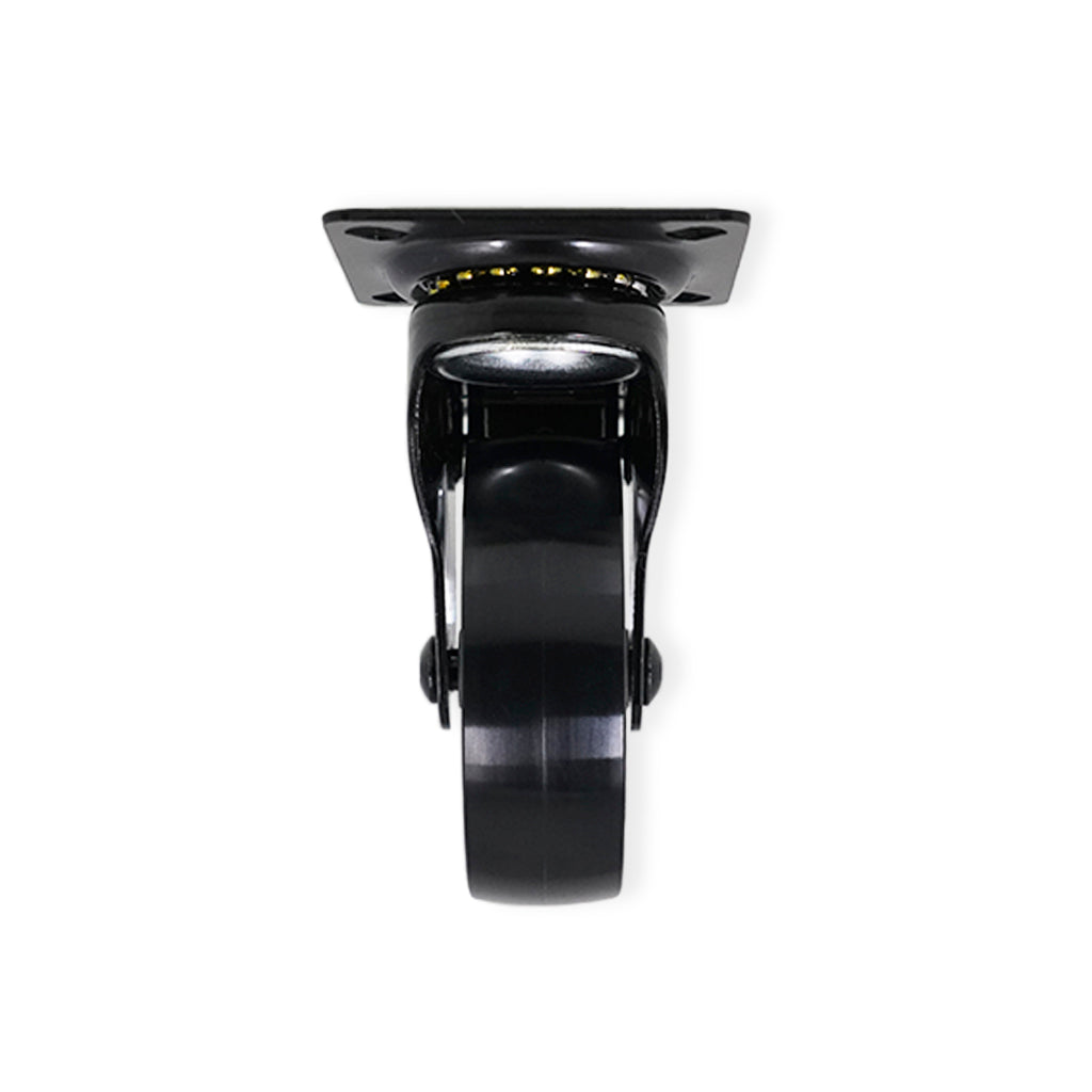 møbelhjul i blank laserskåret aluminium med sort hus og firkantet monteringsplade, med bremse.