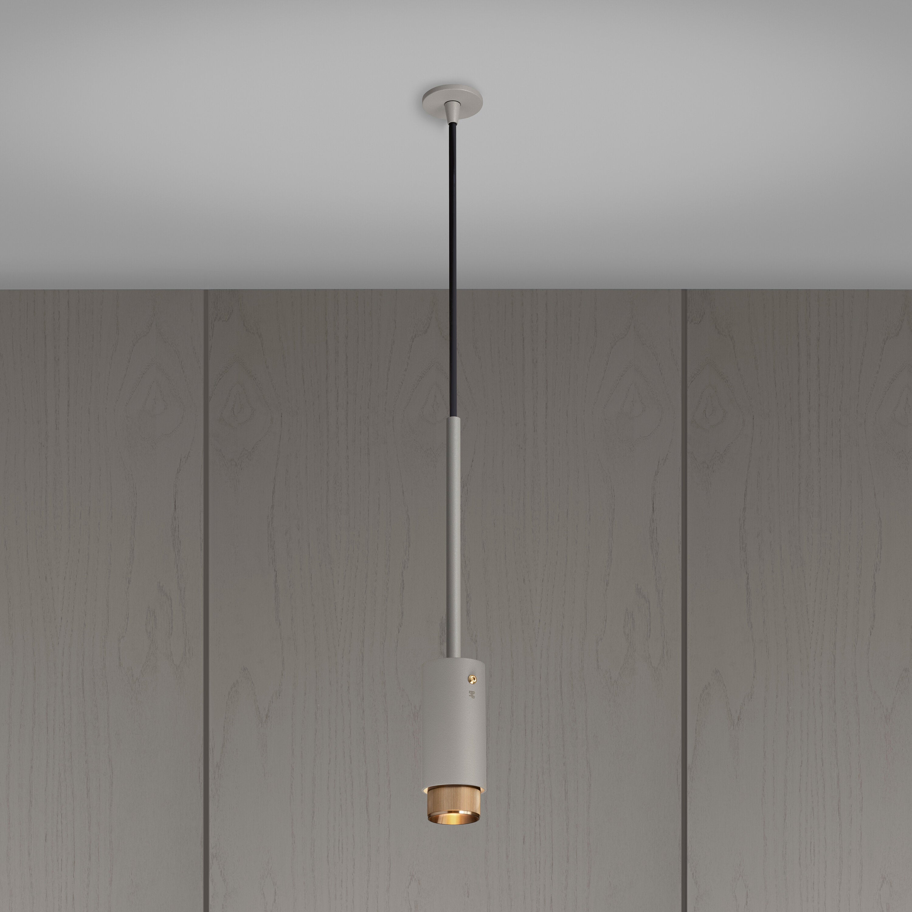 Exhaust pendel Linear i stone med detaljer i massiv messing  • Buster + Punch