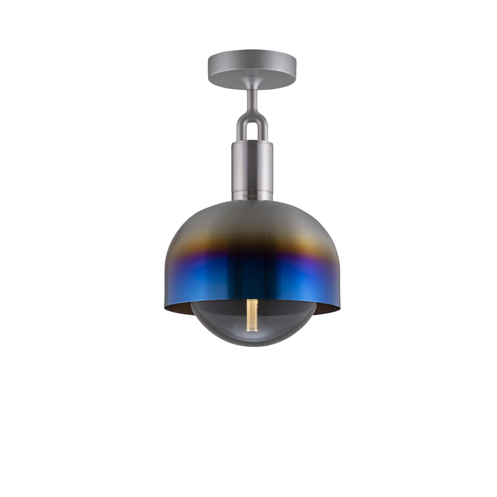 Loftlampe af stål og skærm af brændt stål samt røgfarvet pære, på hvid baggrund.