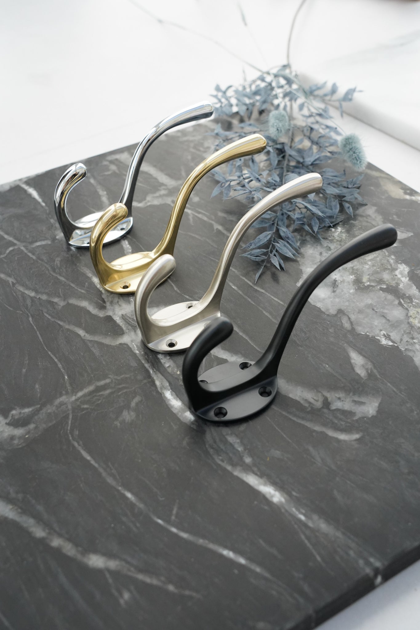 Göteborg • Hattekrog i messing i satinforniklet 120 mm