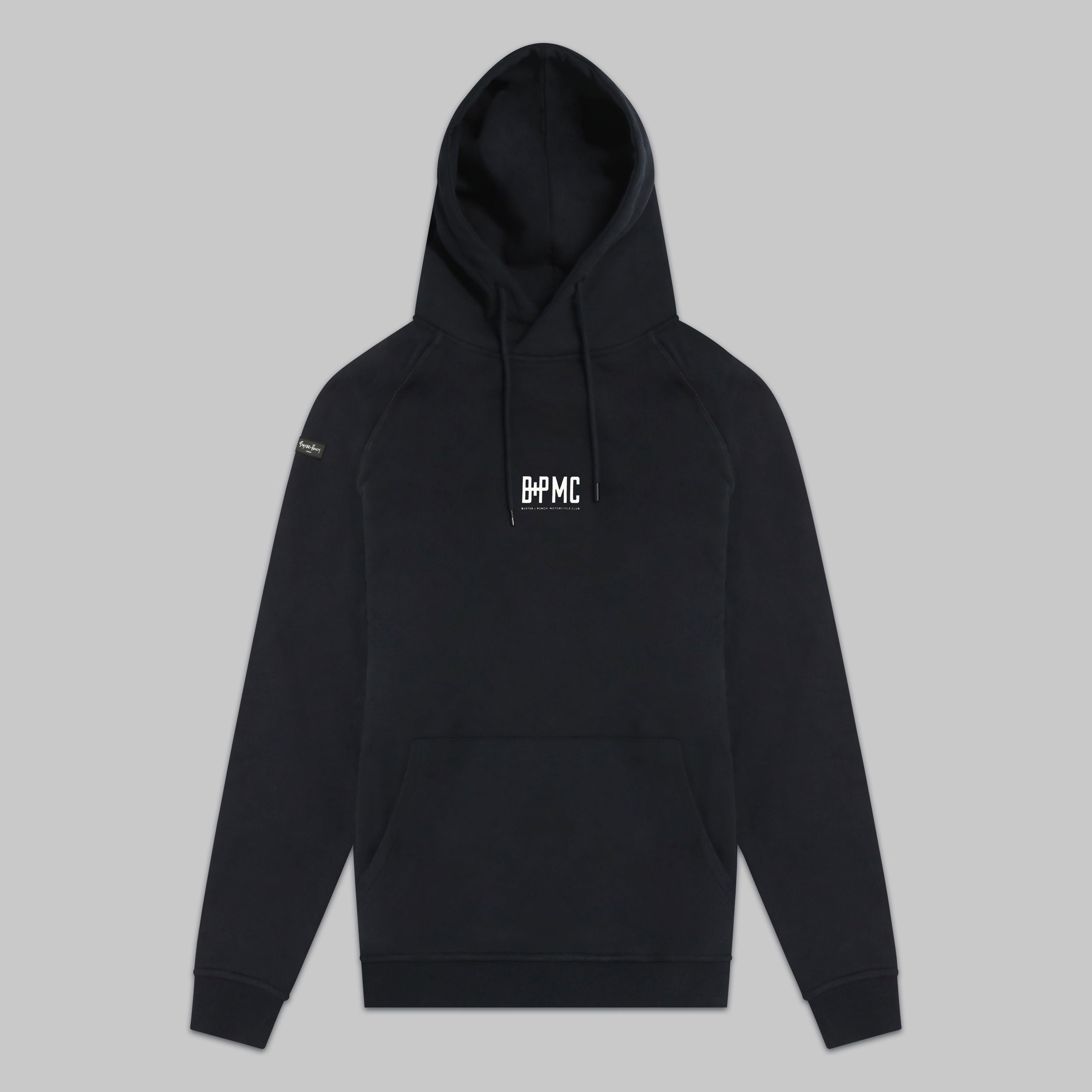 Kraftig sort hættetrøje med Buster + Punch logo på brystkasse og skulder.