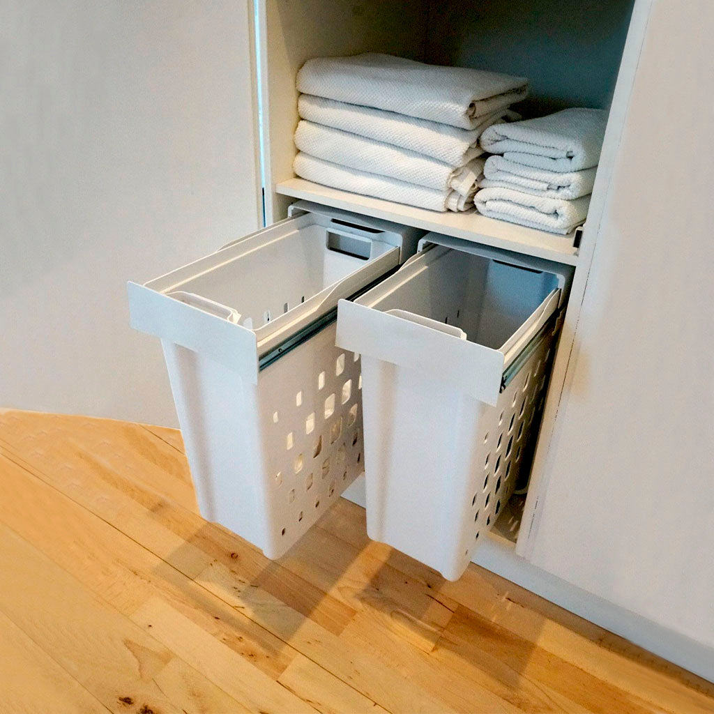 Affaldssystem: Helsinki 1-40 • Vasketøjskurv i stål og hvid plast på 1 x 40 liter med fuldudtræk