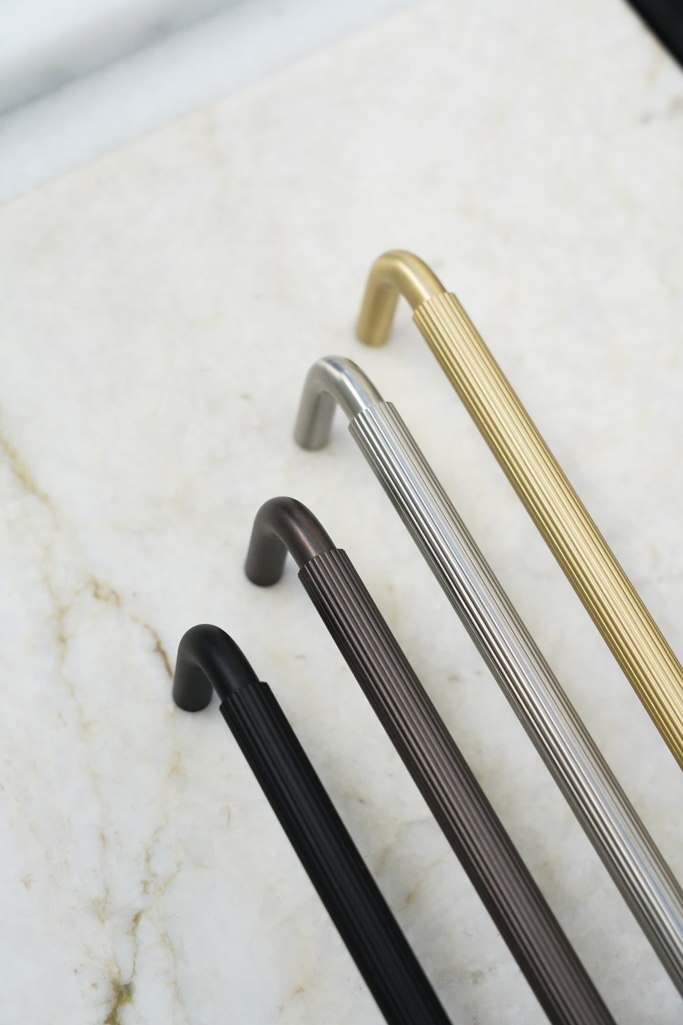 Langelinie • Køkkengreb, messing uden lak