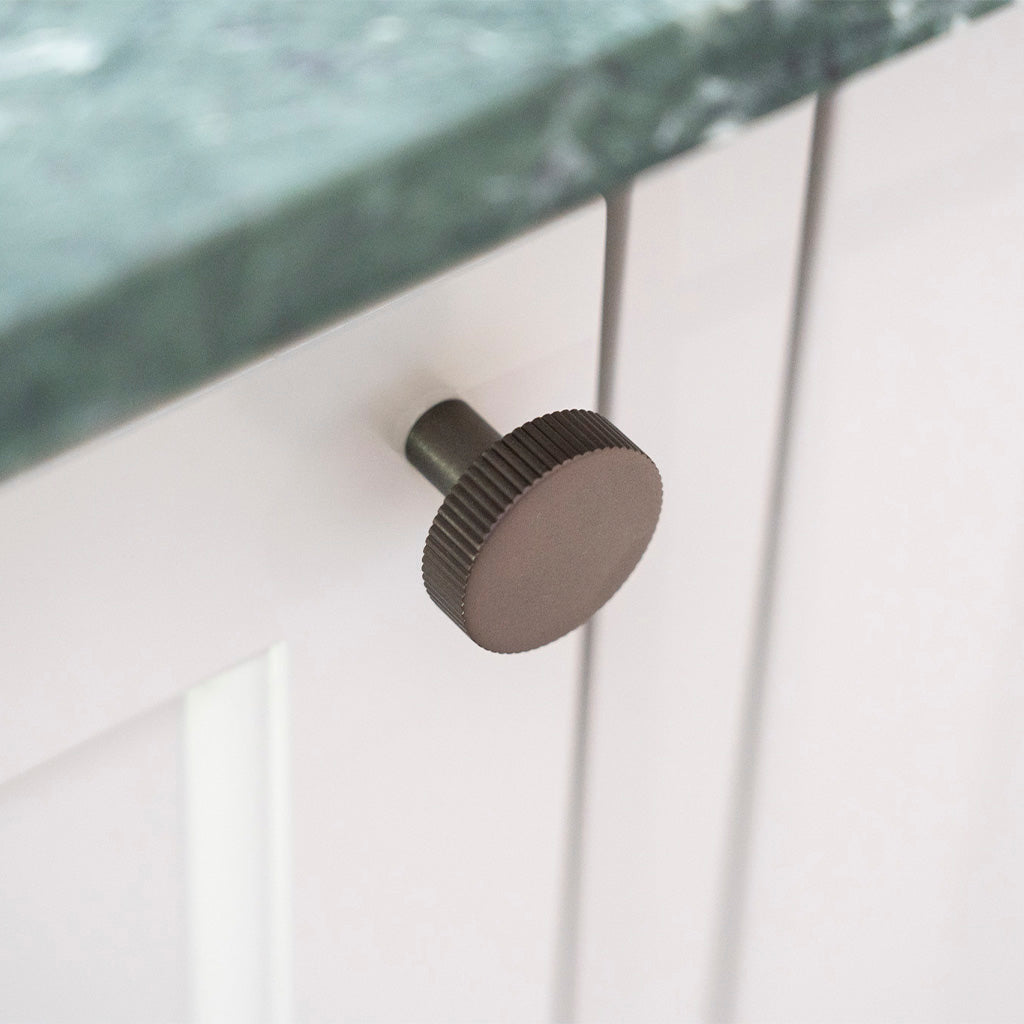 Langelinie - Möbelknopf aus brüniertem Messing