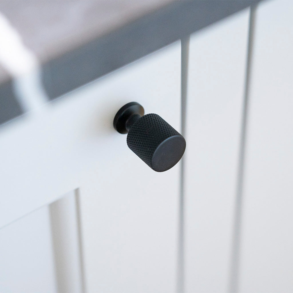 Østerbro - Möbelknopf aus brüniertem Messing mit Diamantschliff