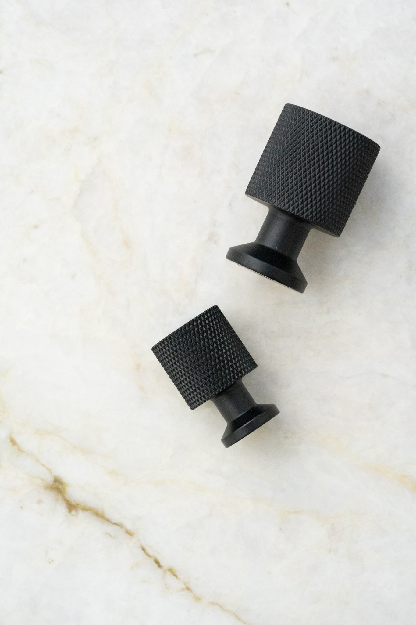 Østerbro - Möbelknopf aus brüniertem Messing mit Diamantschliff