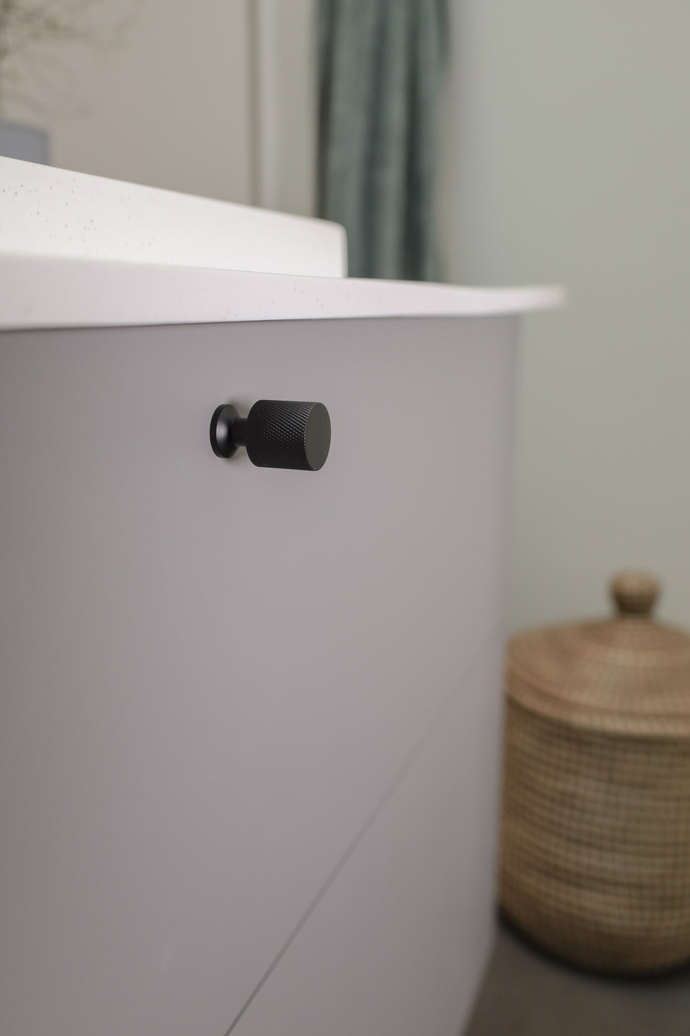 Østerbro - Möbelknopf aus brüniertem Messing mit Diamantschliff