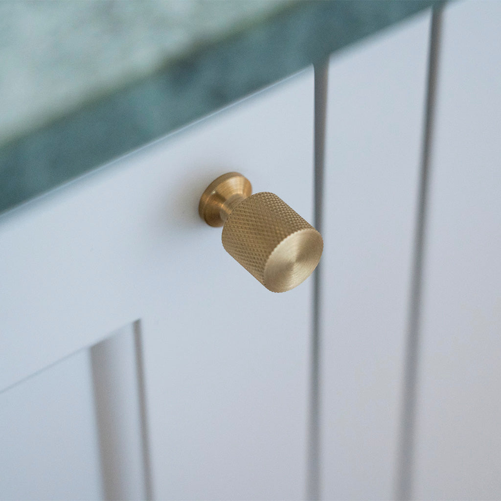 Nyboder møbelknop med diamond cut, 25 mm, messing med lak • Chr. Jørgensen