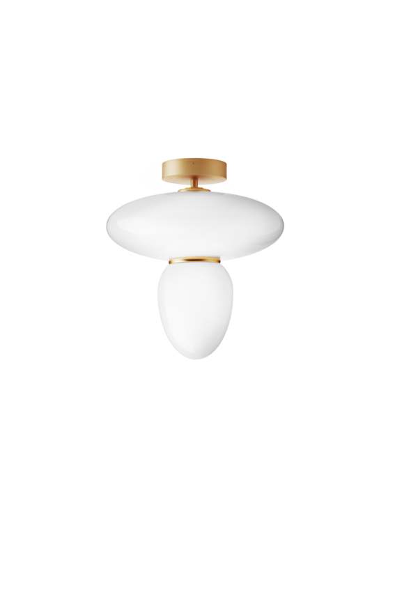 Loftlampe bestående af to skærme i opalglas samt gyldent ophæng, på hvid baggrund