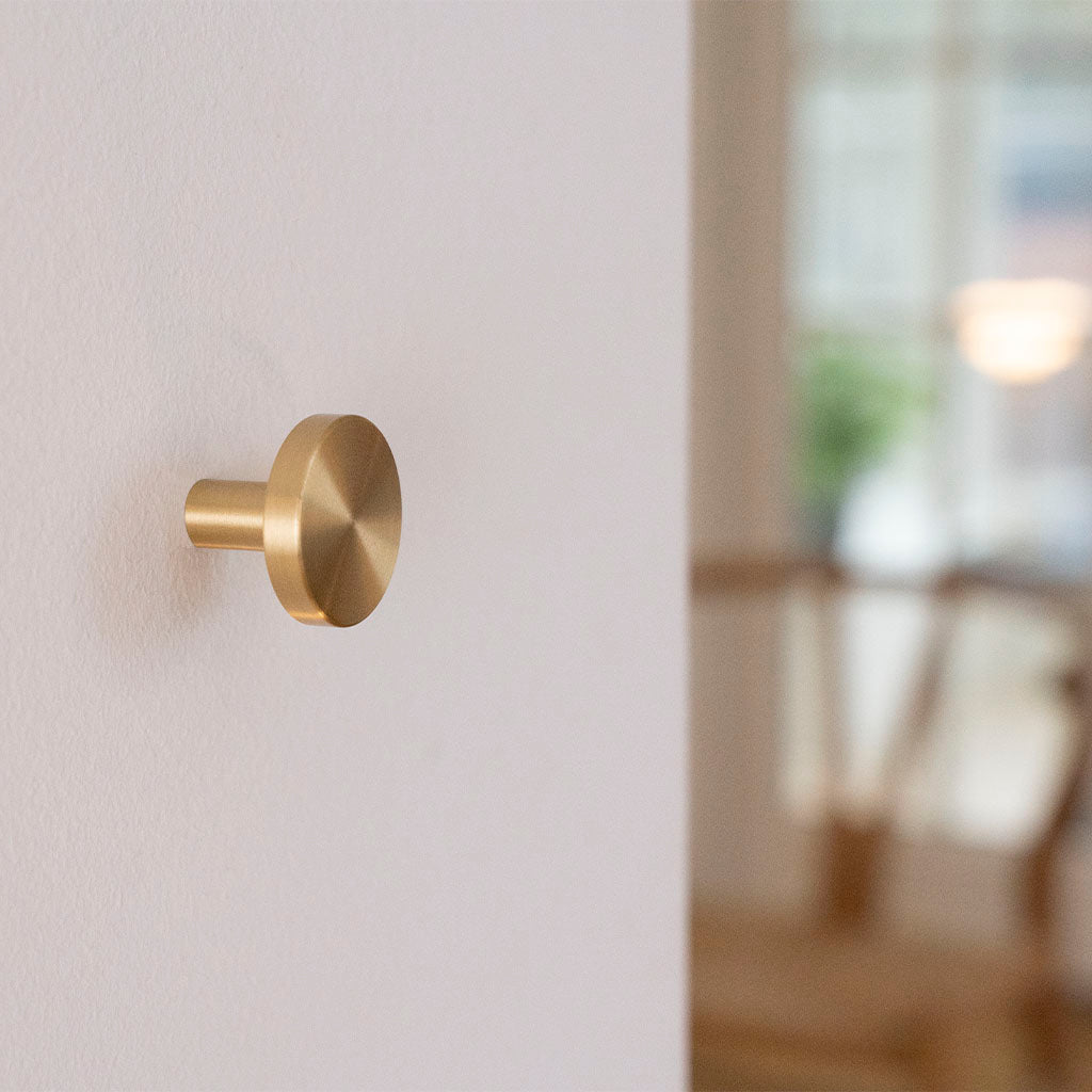 Vesterbro møbelknop, 22 mm, børstet messing med lak • Chr. Jørgensen