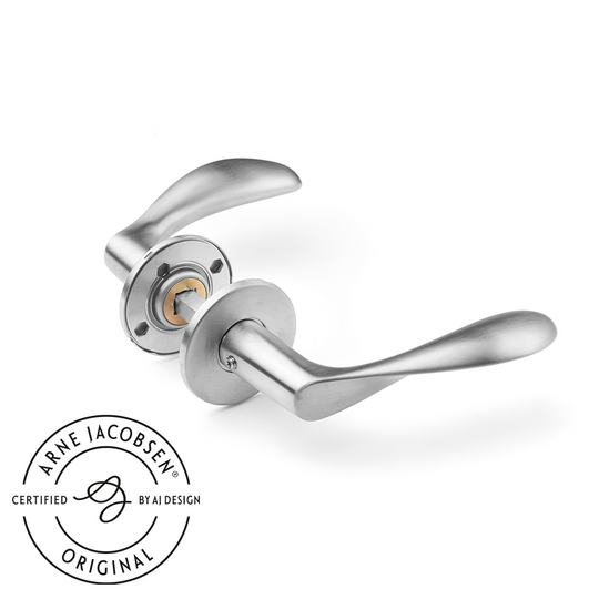 Arne Jacobsen dørhåndtag - AJ97 dørgreb i børstet rustfrit stål, lille model med snap-on cover  • d line