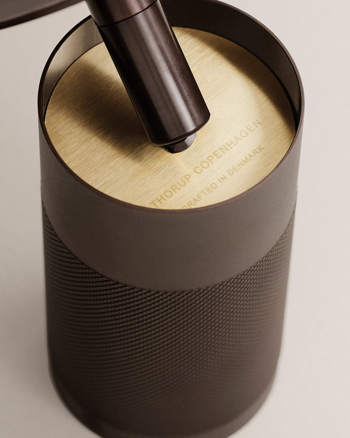 Patrone loftspot med dækplade - clip fit, bruneret messing • Thorup Copenhagen - Copenhagenhomedesign