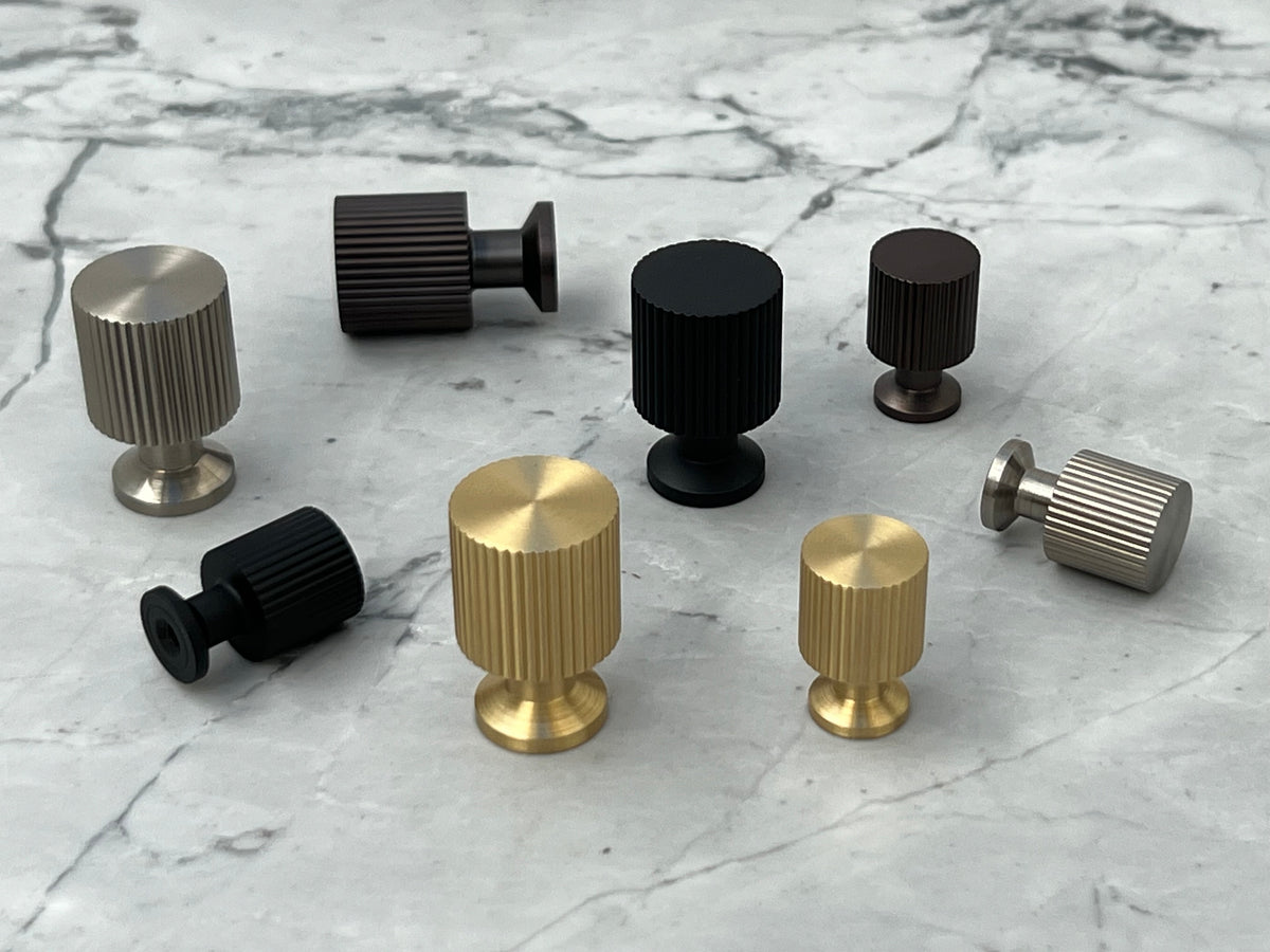 Møbelknop i børstet messing uden lak, 33 mm - Marienlund   • Chr. Jørgensen - Copenhagenhomedesign