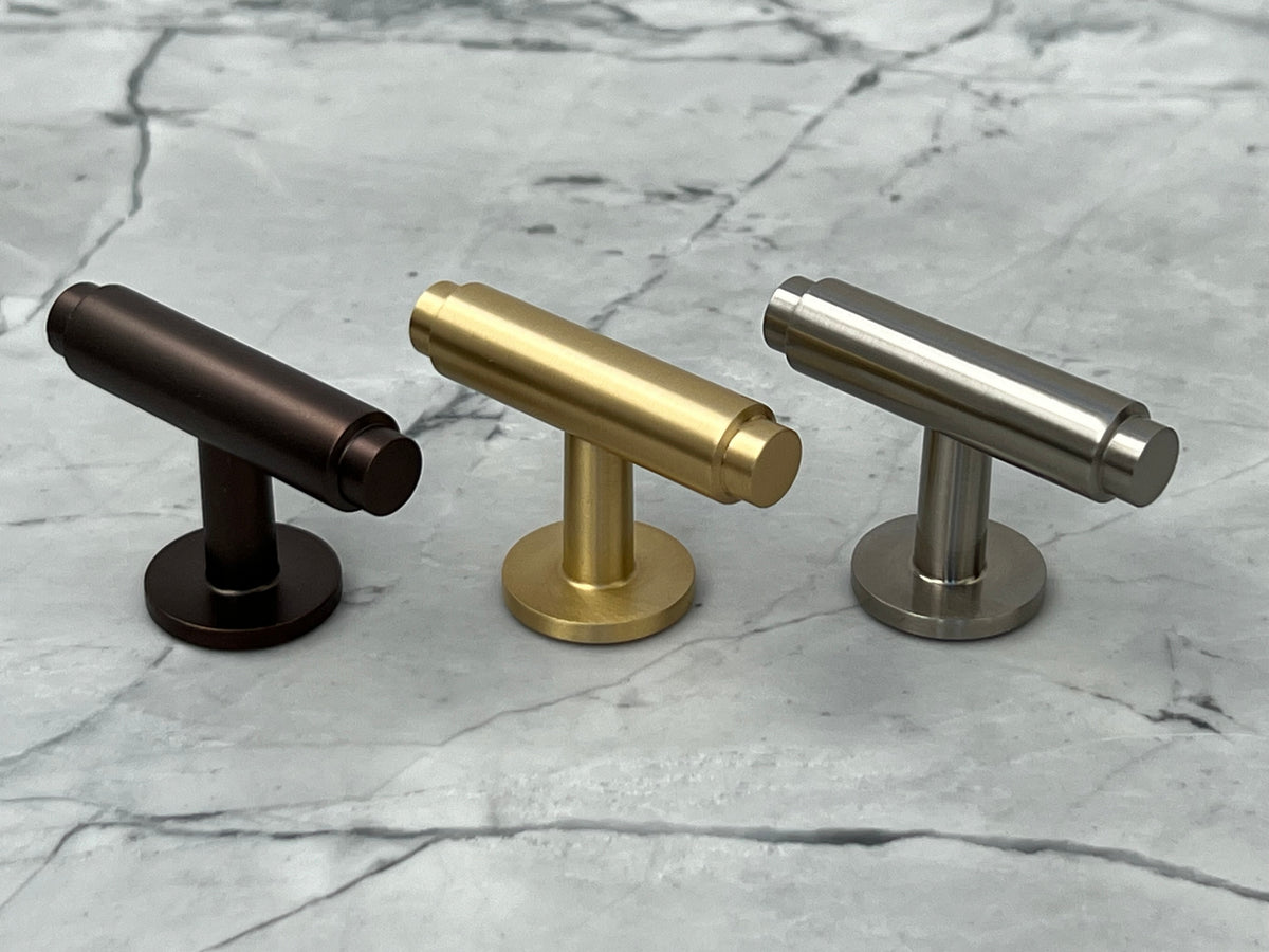 Møbelknop T-bar i bronze / bruneret messing - Hasseris • Chr. Jørgensen - Copenhagenhomedesign