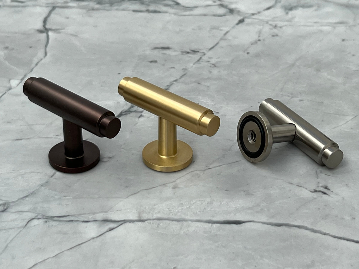 Møbelknop T-bar i bronze / bruneret messing - Hasseris • Chr. Jørgensen - Copenhagenhomedesign