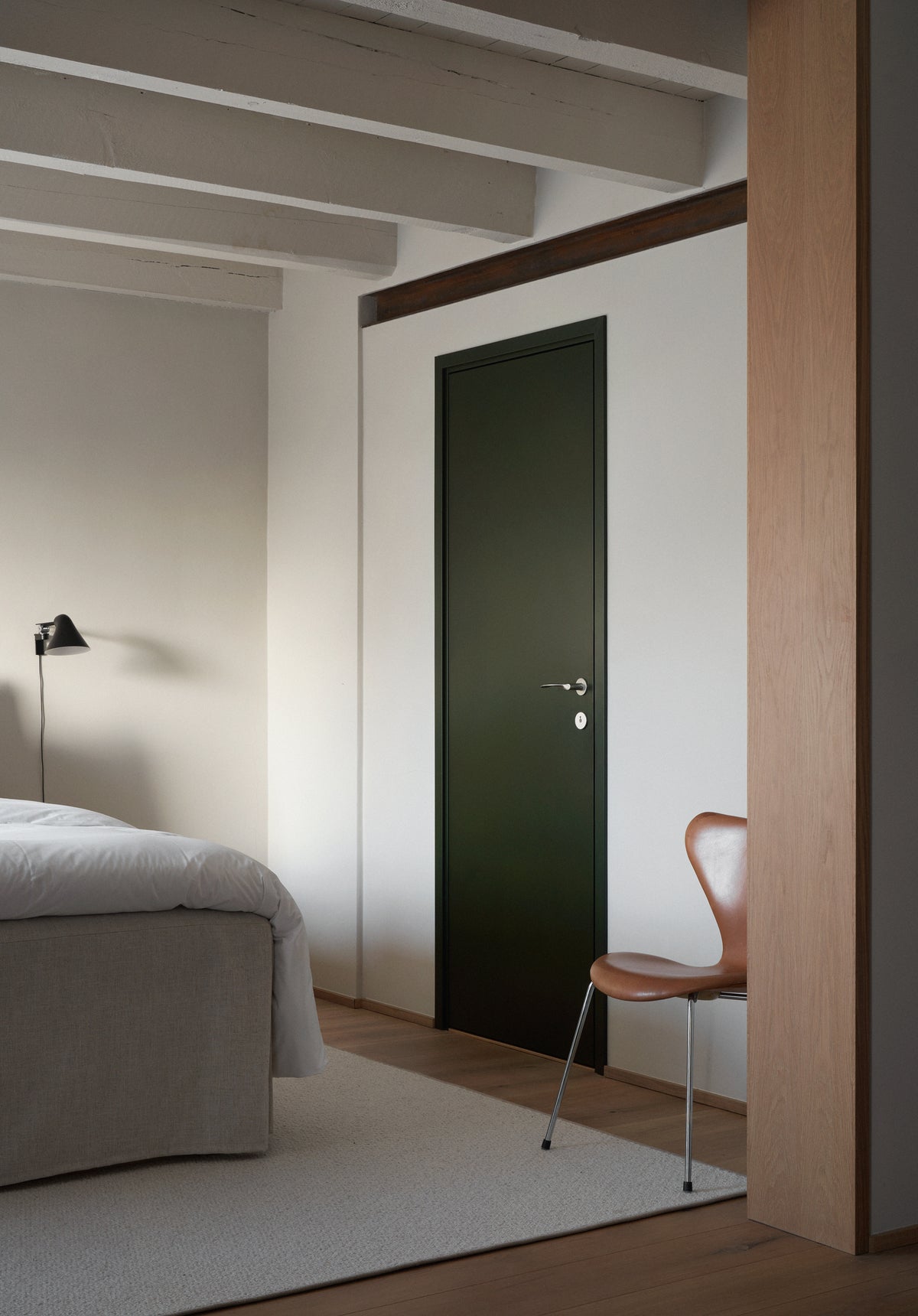 Arne Jacobsen dørhåndtag - AJ97 dørgreb i børstet rustfrit stål, lille model med snap-on cover  • d line - Copenhagenhomedesign