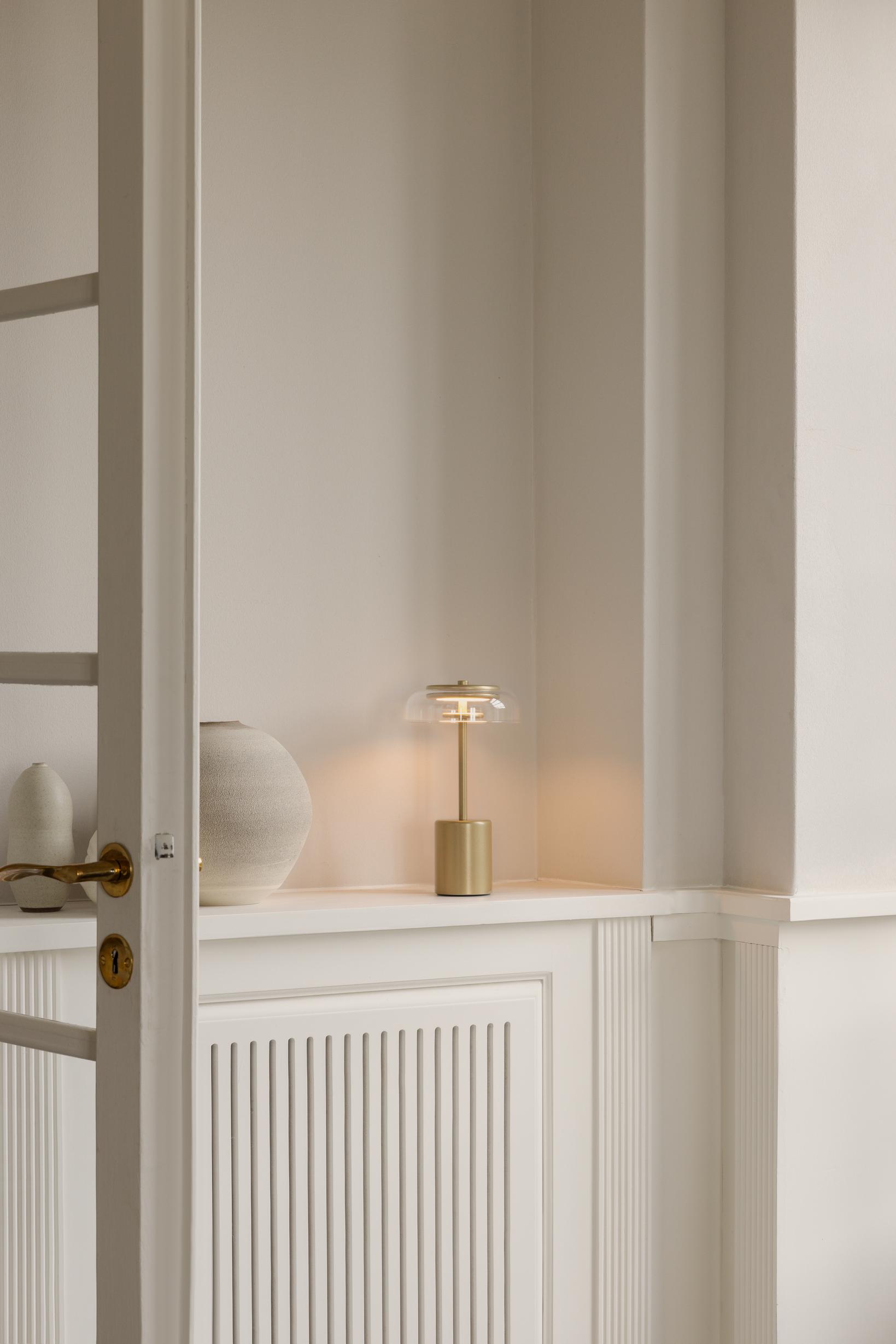 Blossi Table Mini, portable bordlampe, nordic gold / klar • NUURA