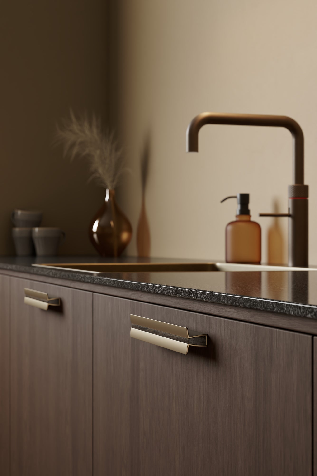 PAPILLON greb, mørkebrun og mat messing • Furnipart