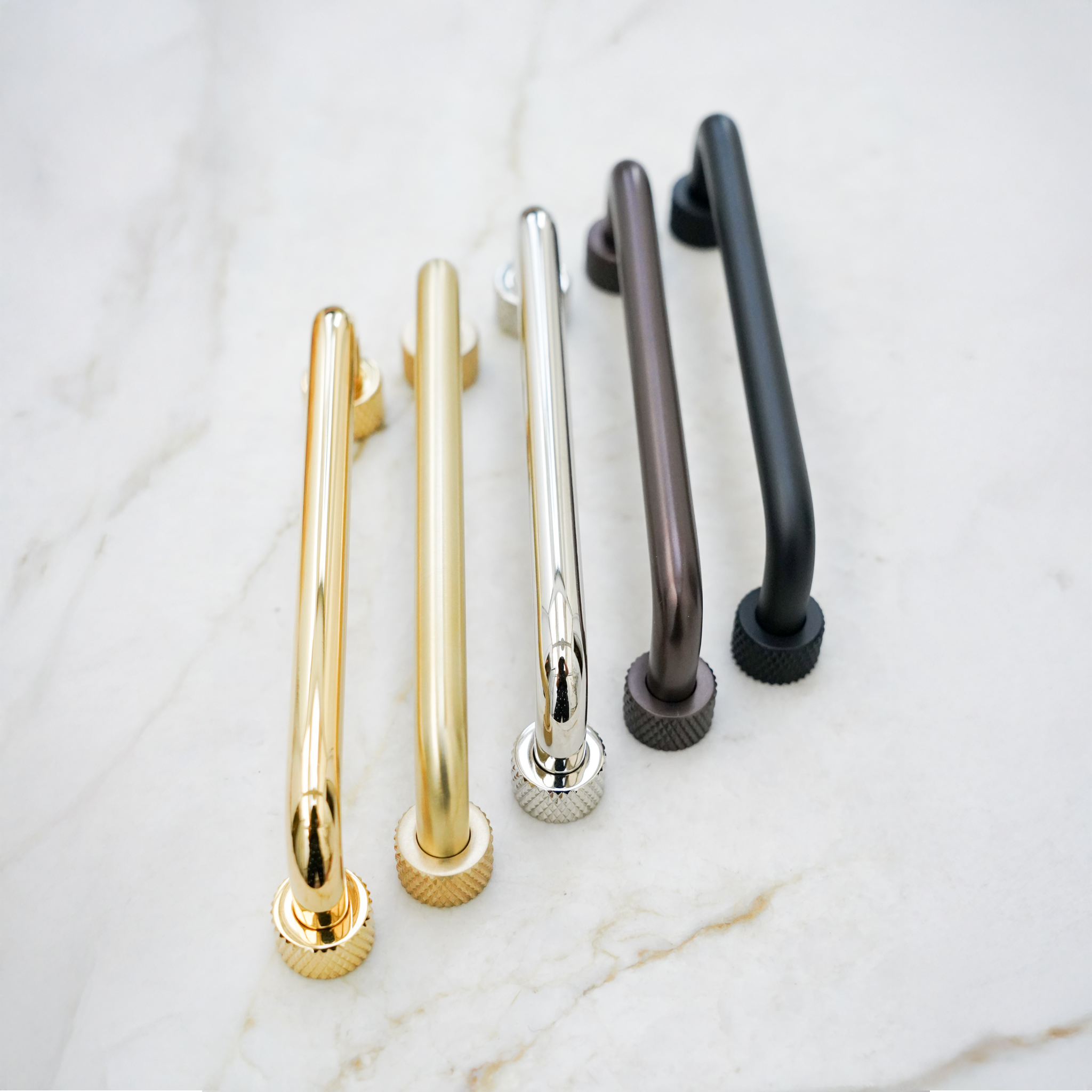 Trianglen • Køkkengreb, blank guld look